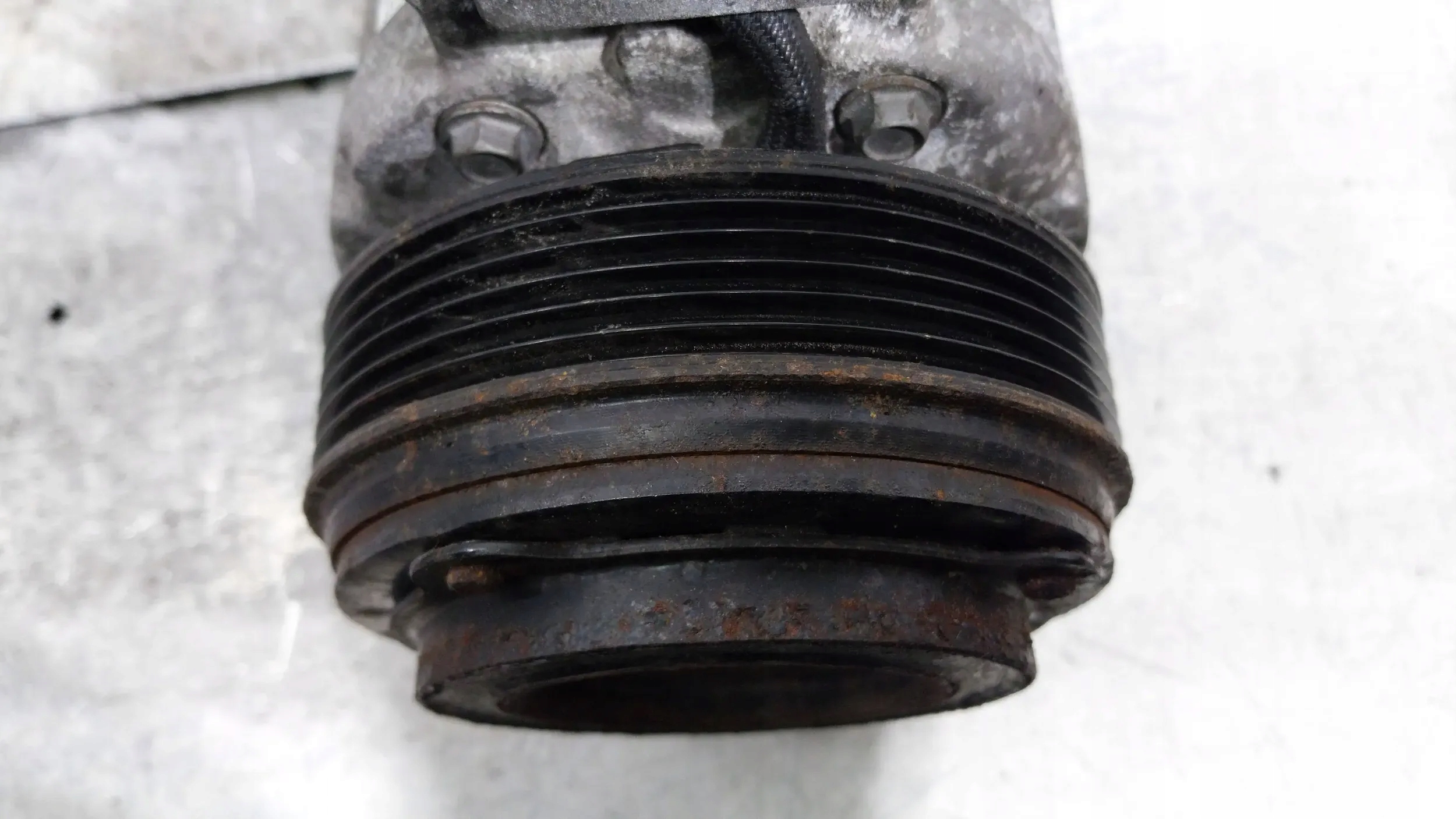 KOMPRESOR KLIMATIZACIJE 447260-1852 BMW E90 E91 E92 E93 E87 E84 2.0D N47