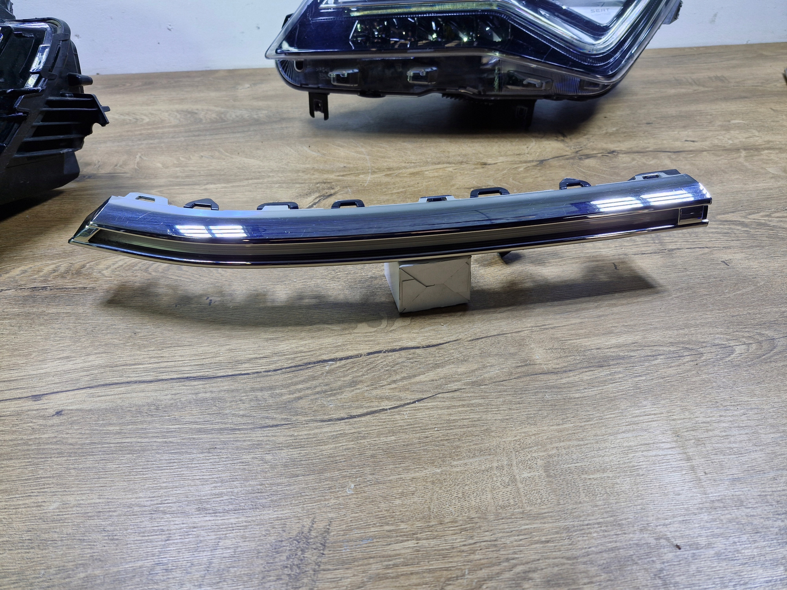 VW T-Roc A1 Kühlergrill FRONTGRILL Kühlergitter 2GA941654V - Thumbnail 1