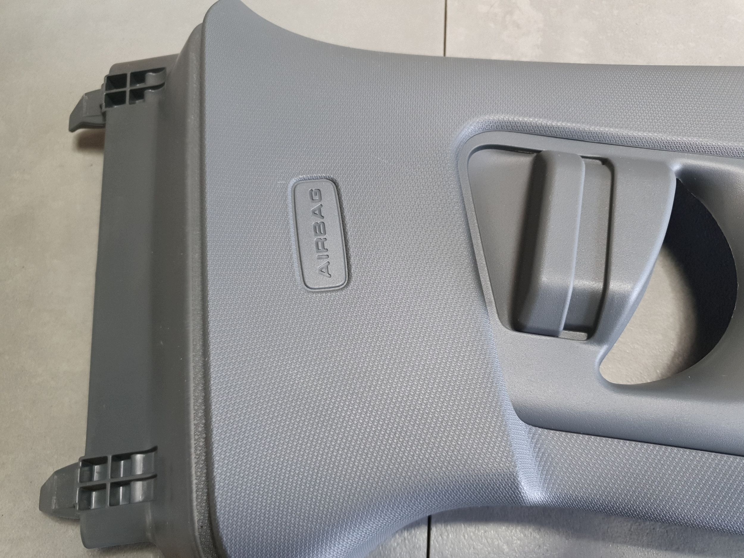 Audi A3 8Y hb cover slupka B upper right 8Y4867244