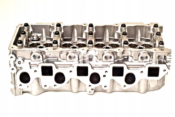 GŁOWICA CYLINDRÓW NISSAN CABSTAR INTERSTAR TERRANO II OPEL MOVANO A Producent części AMC