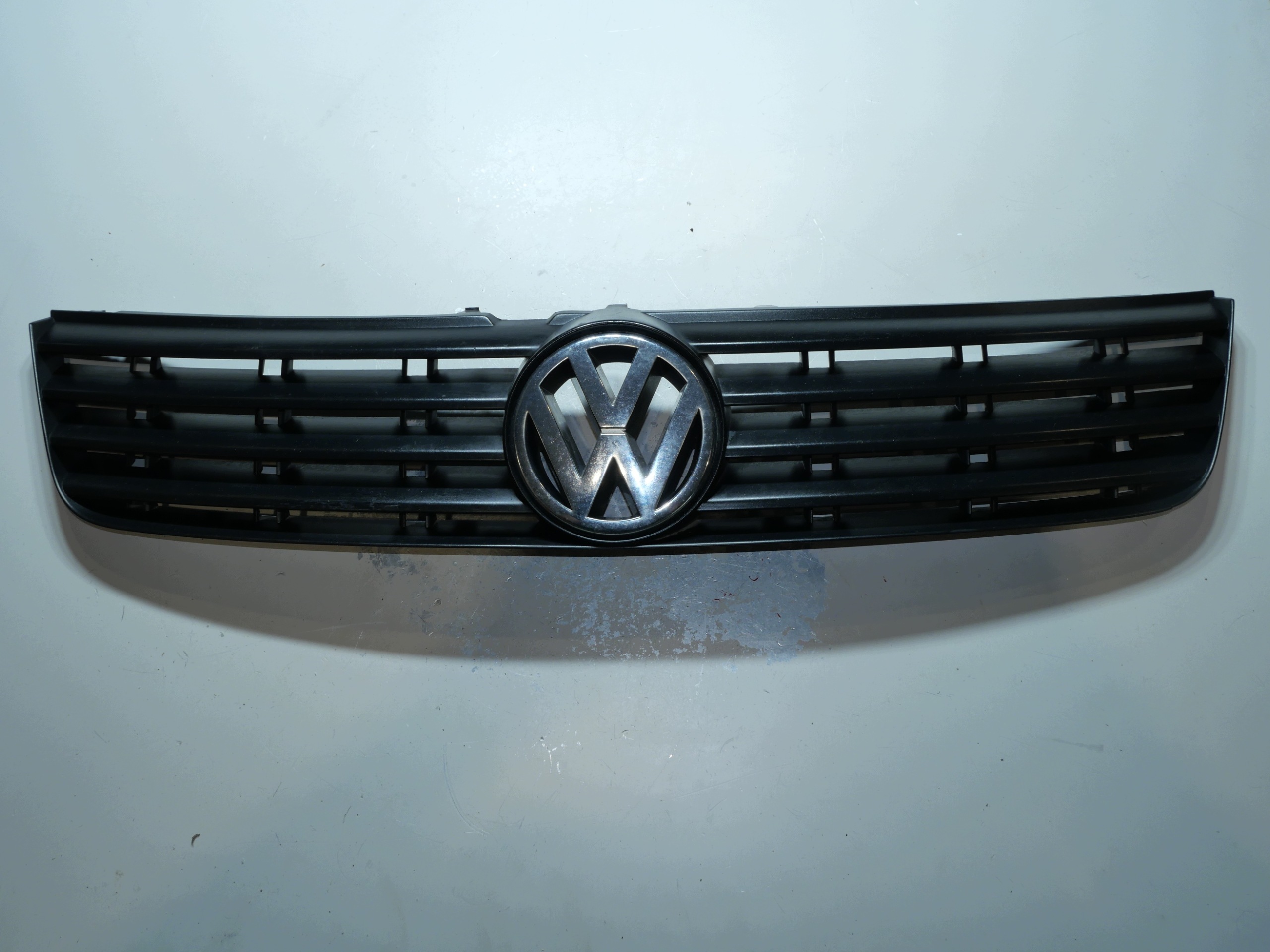 VW PASSAT B5 grille 3B0853653C