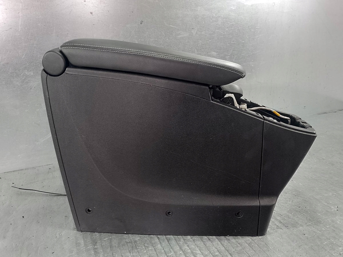 подлокотник renault SCENIC III ( 09-16 ) 8-127-320