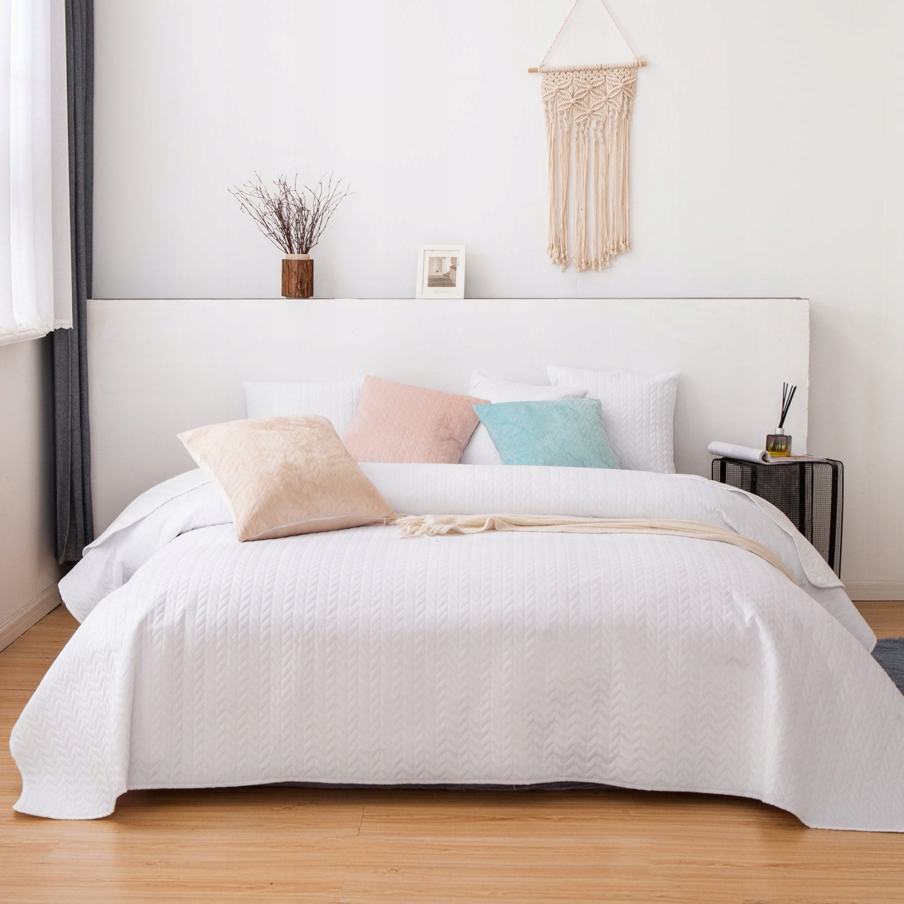 Dekorativní přehoz Moxie 240x260 velvet bílý