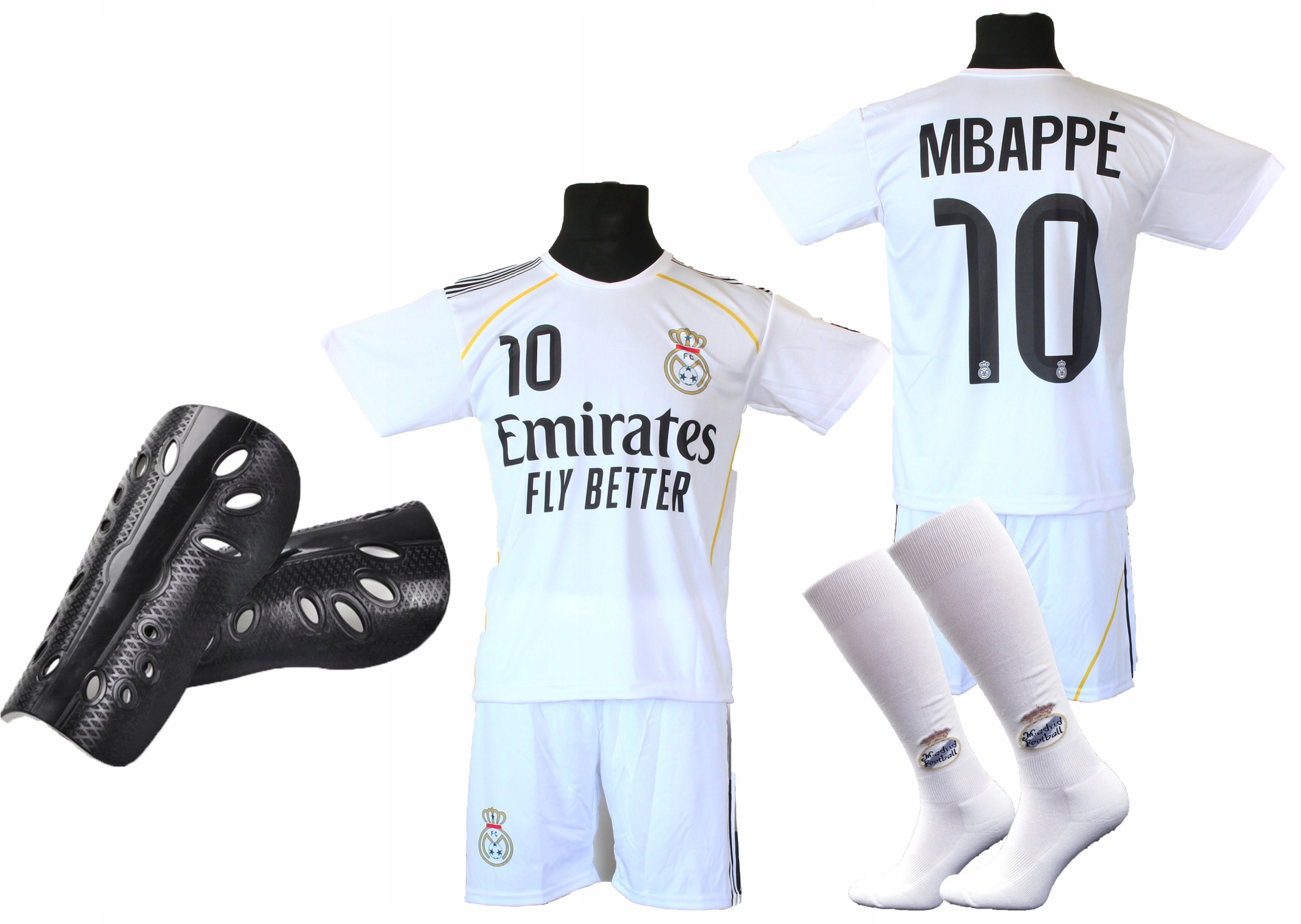 Fotbalová souprava Mbappe bílé tričko, kraťasy štulpny chrániče holení 140