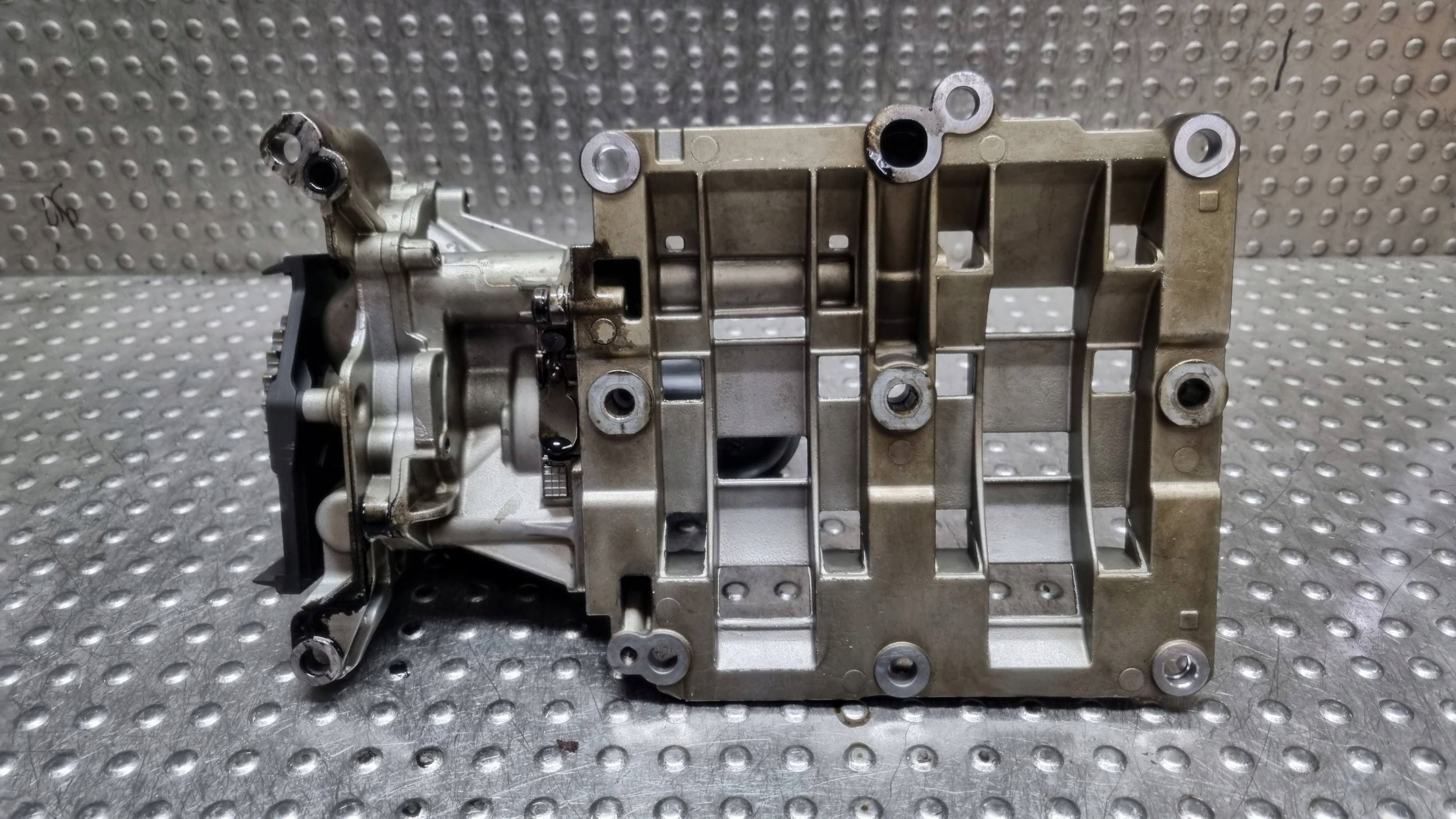 Ölpumpe 7798014 BMW E60 E61 E81 E82 E83 E84 E87 E88 E90 E91 E92 E93 N47