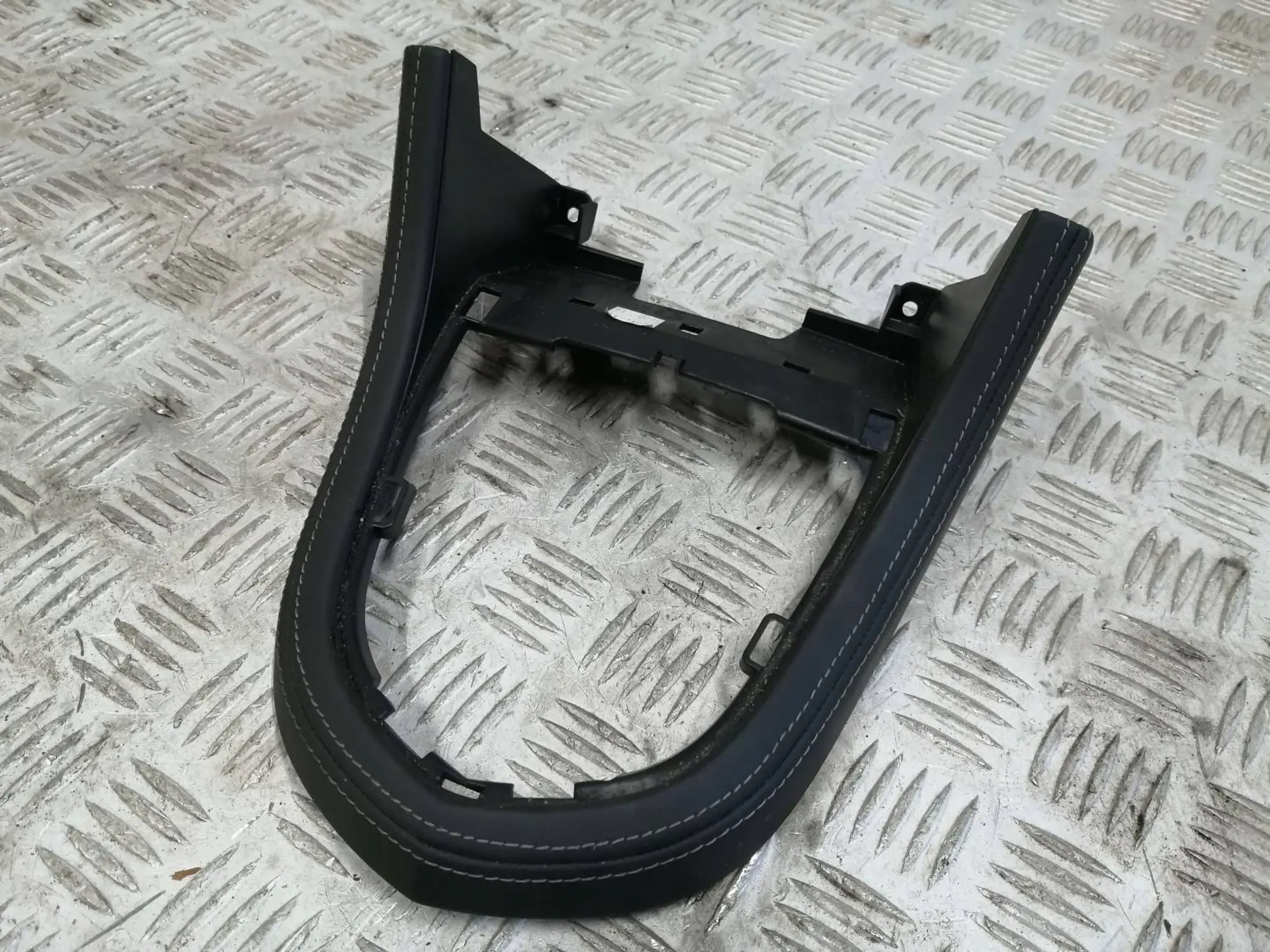 RAMKA NAKŁADKA TUNELU LEWARKA SKÓRZANA PEUGEOT RCZ