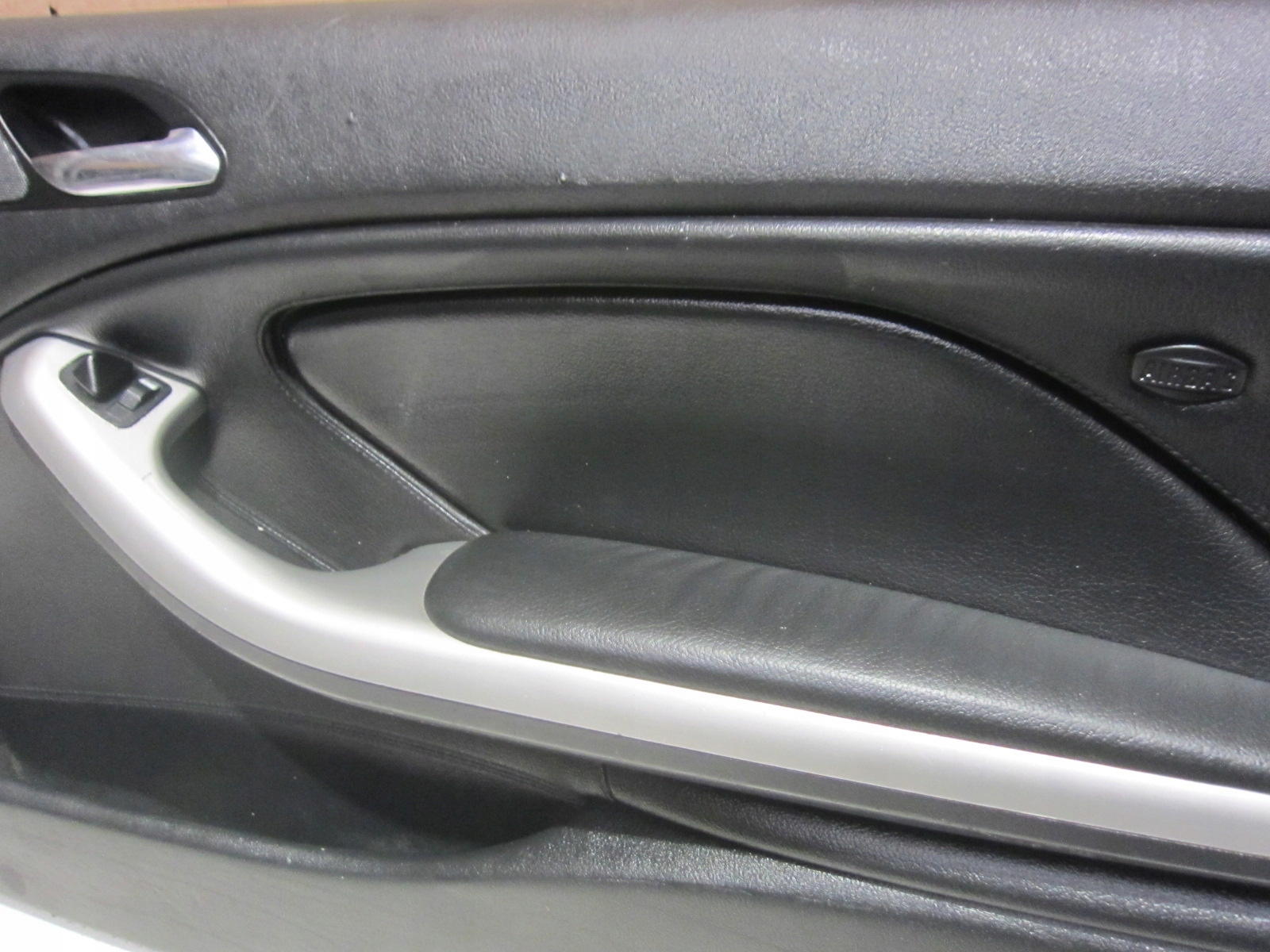 BMW E46 COUPE CABRIO side right upholstery door black leather SKORZANY