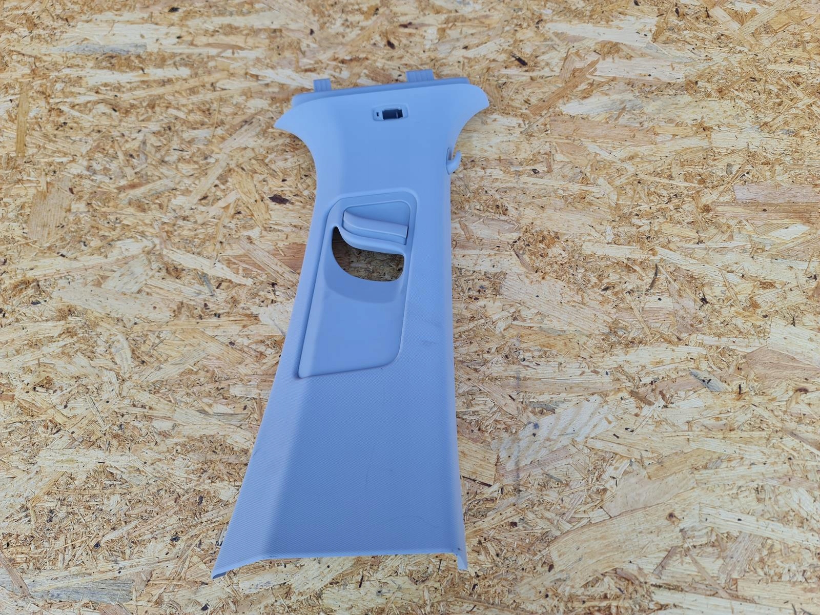 Skoda Octavia IV 4 крышка правой стойки 5e3867244