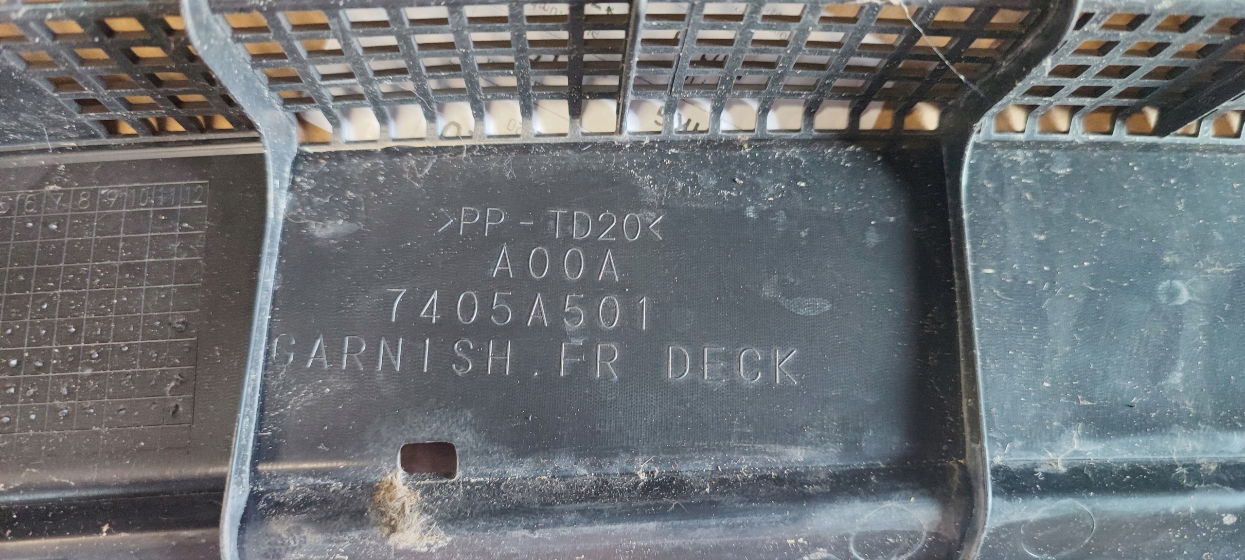 MITSUBISHI SPACE STAR II LIFT 15-19 torpedo plastic