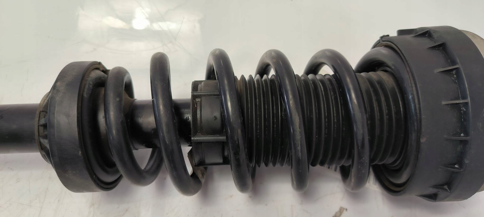 shock absorber left front GX73-18B036-MC JAGUAR XE X760 2.0 D