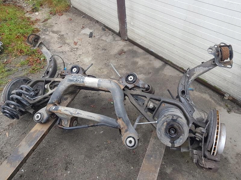 ZAWIESZENIE TYLNE TYŁ BMW X3 E83 2.0 D Typ samochodu Samochody osobowe