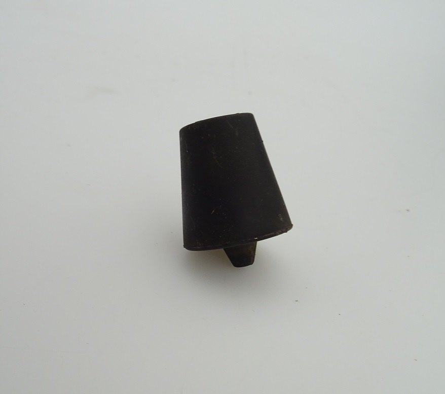 2015 FORD F150 бампер капот розпірка гумовий бампер