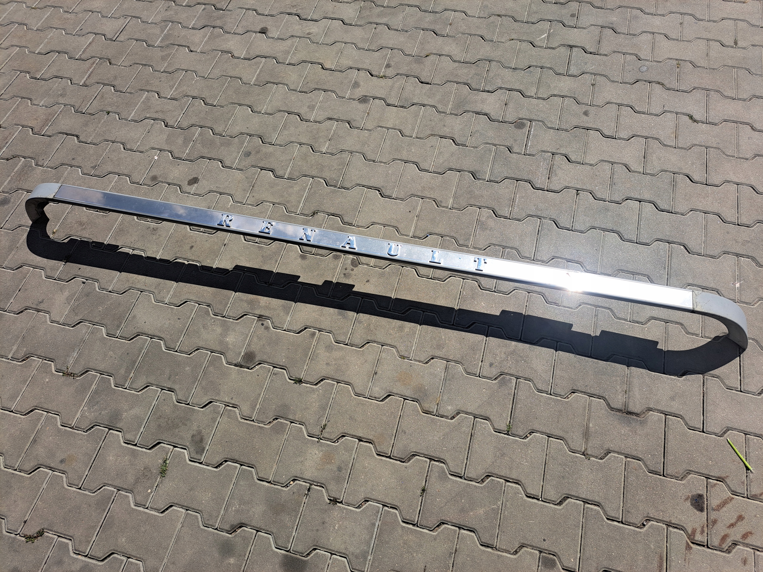 LISTWA CHROM PODSZYBIA RENAULT MAGNUM DXI LIFT