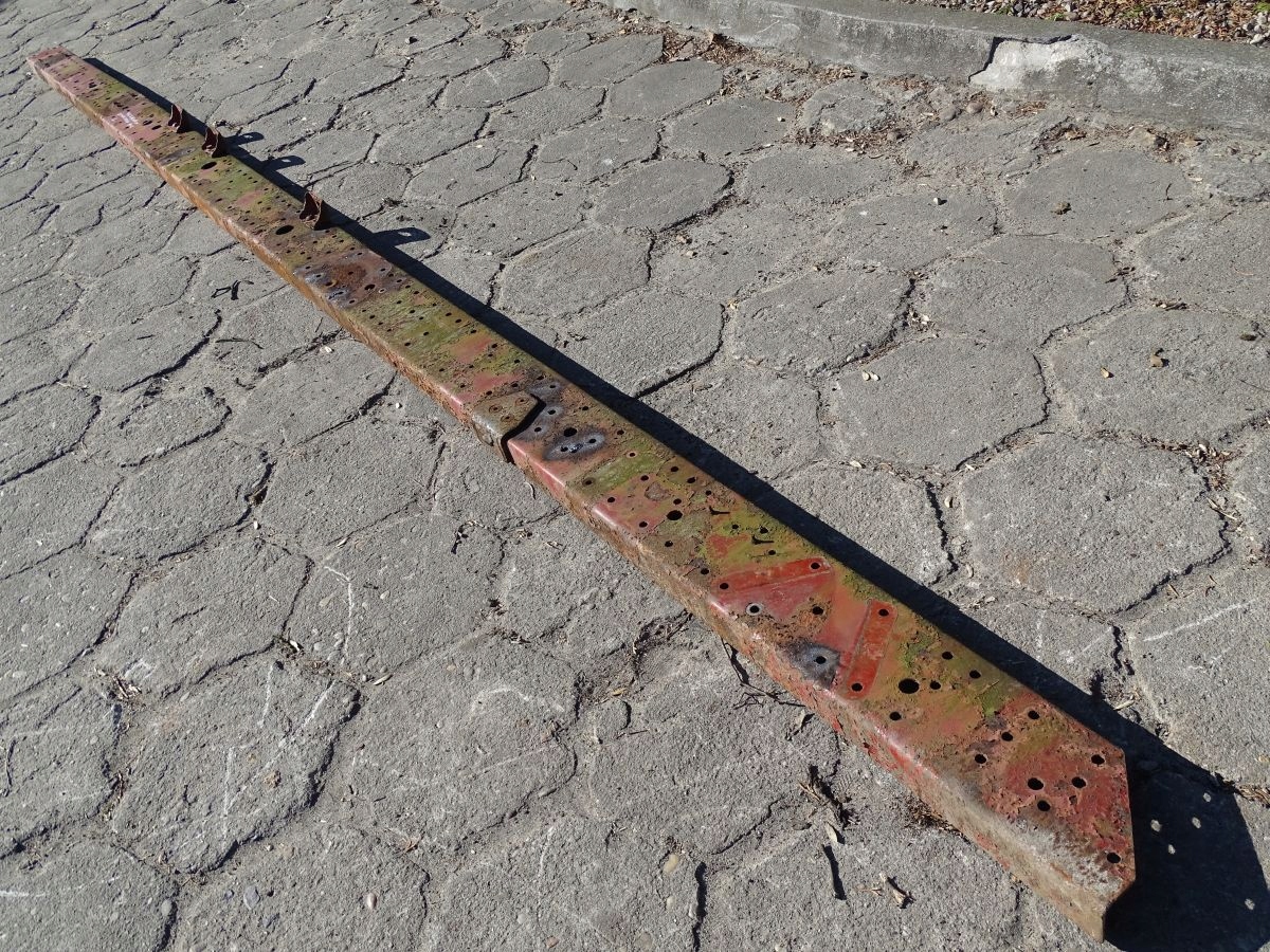 IVECO EUROCARGO I RAMA LEWA BOK RAMY 17 5 540X18 Car type Trucks