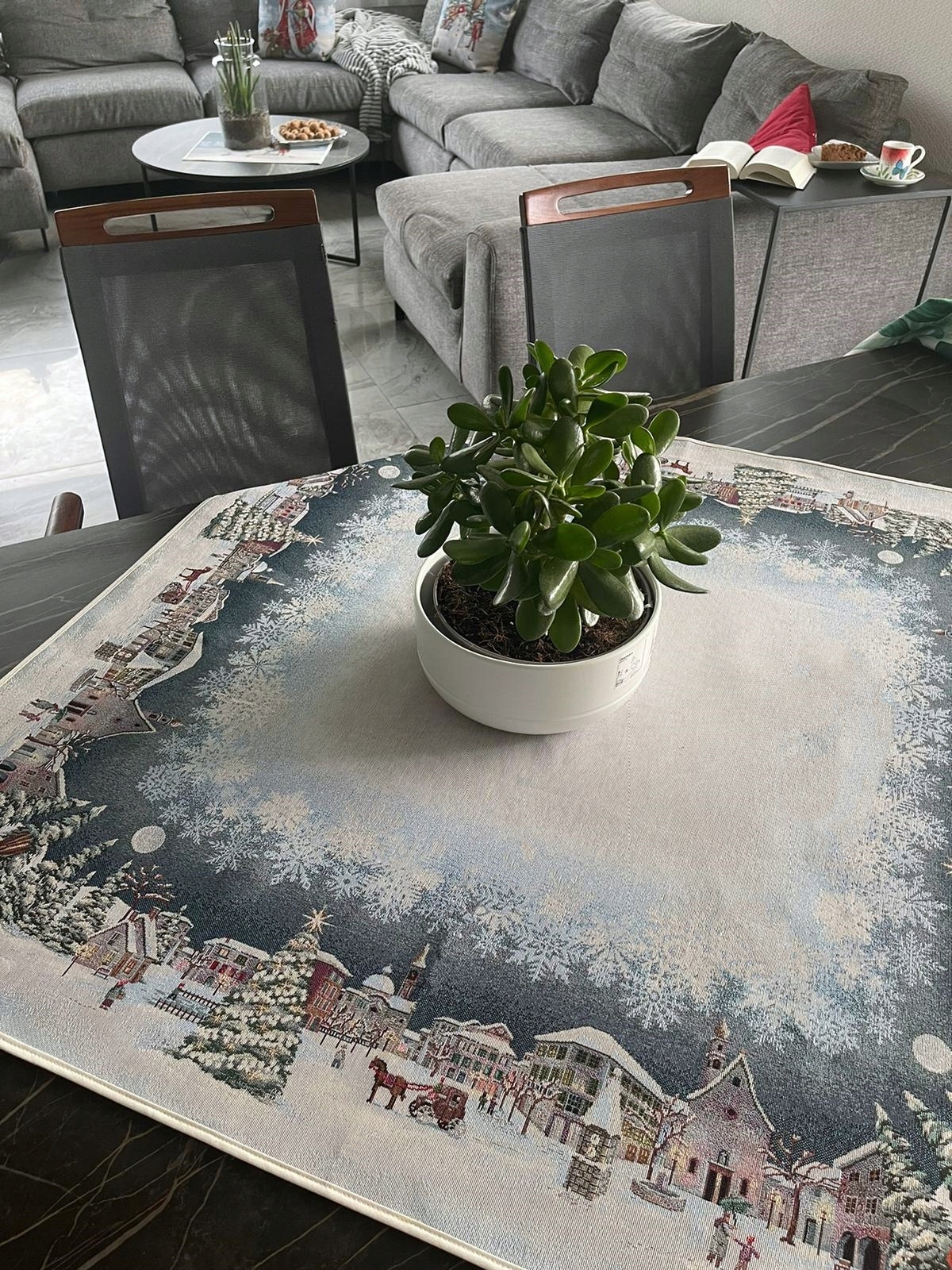 Ubrus 100x100 cm vánoční se sněhuláky a dětmi 1265