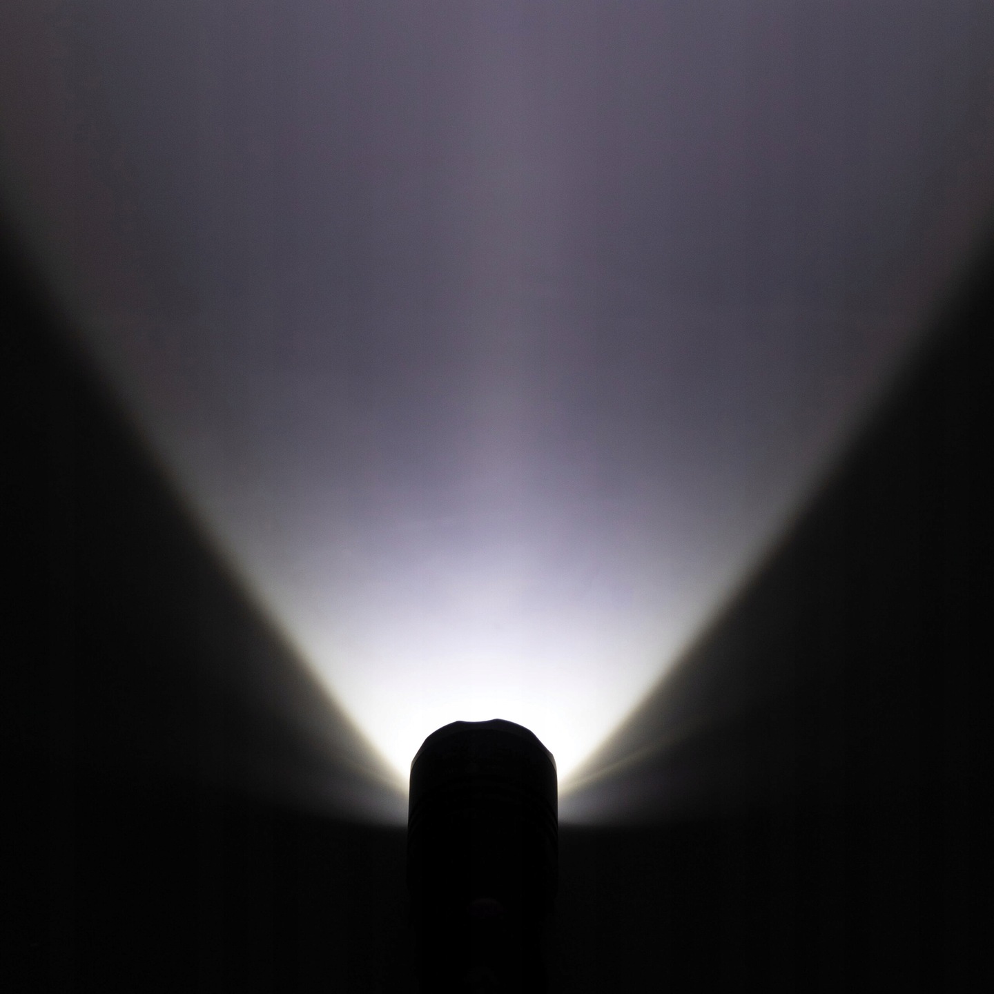 Latarka ręczna led mini akumulatorowa ładowana USB Marka inna marka