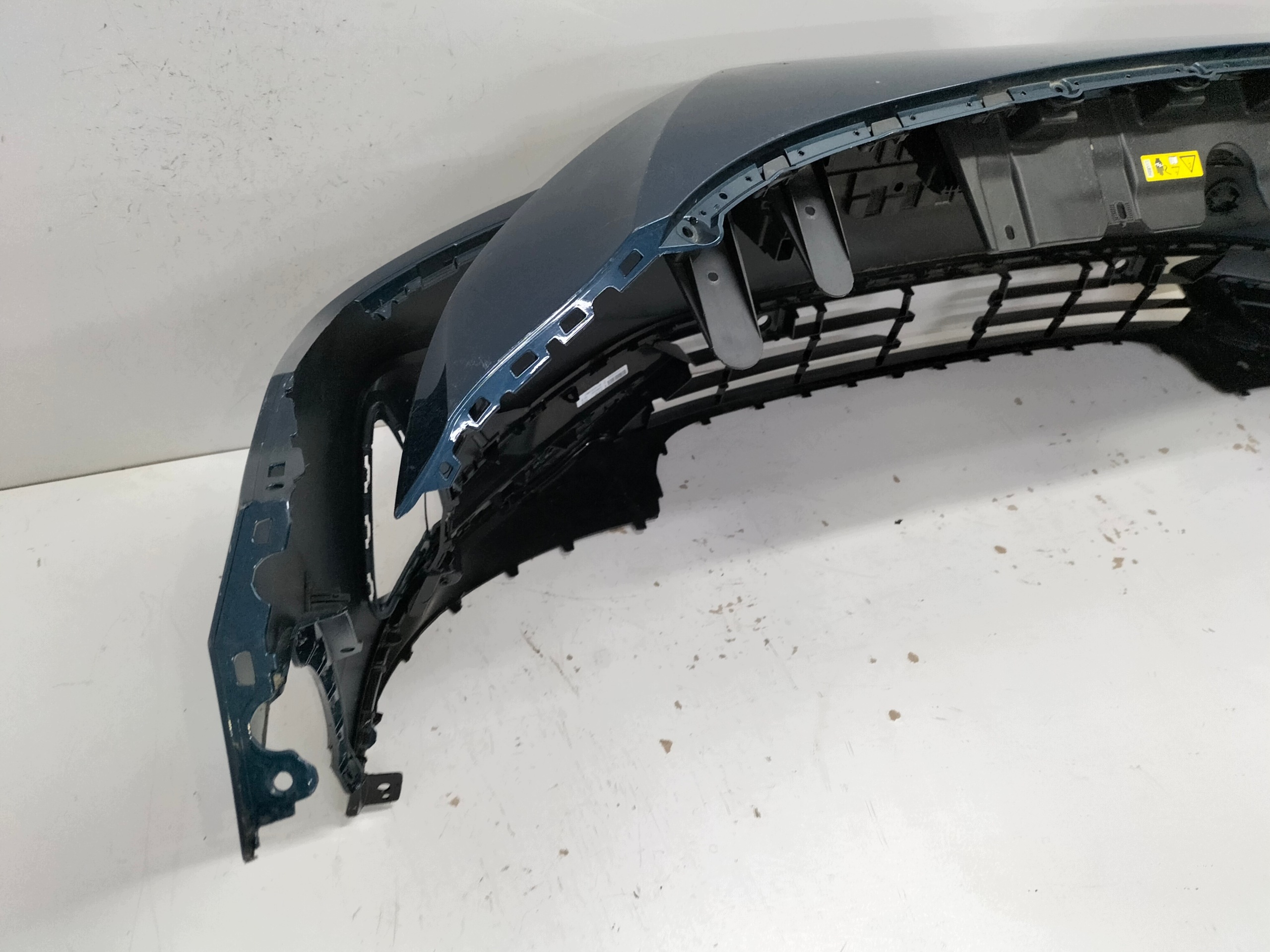 front bumper front VW ID7 ID.7 23- wersja below side sensors PDC z guard