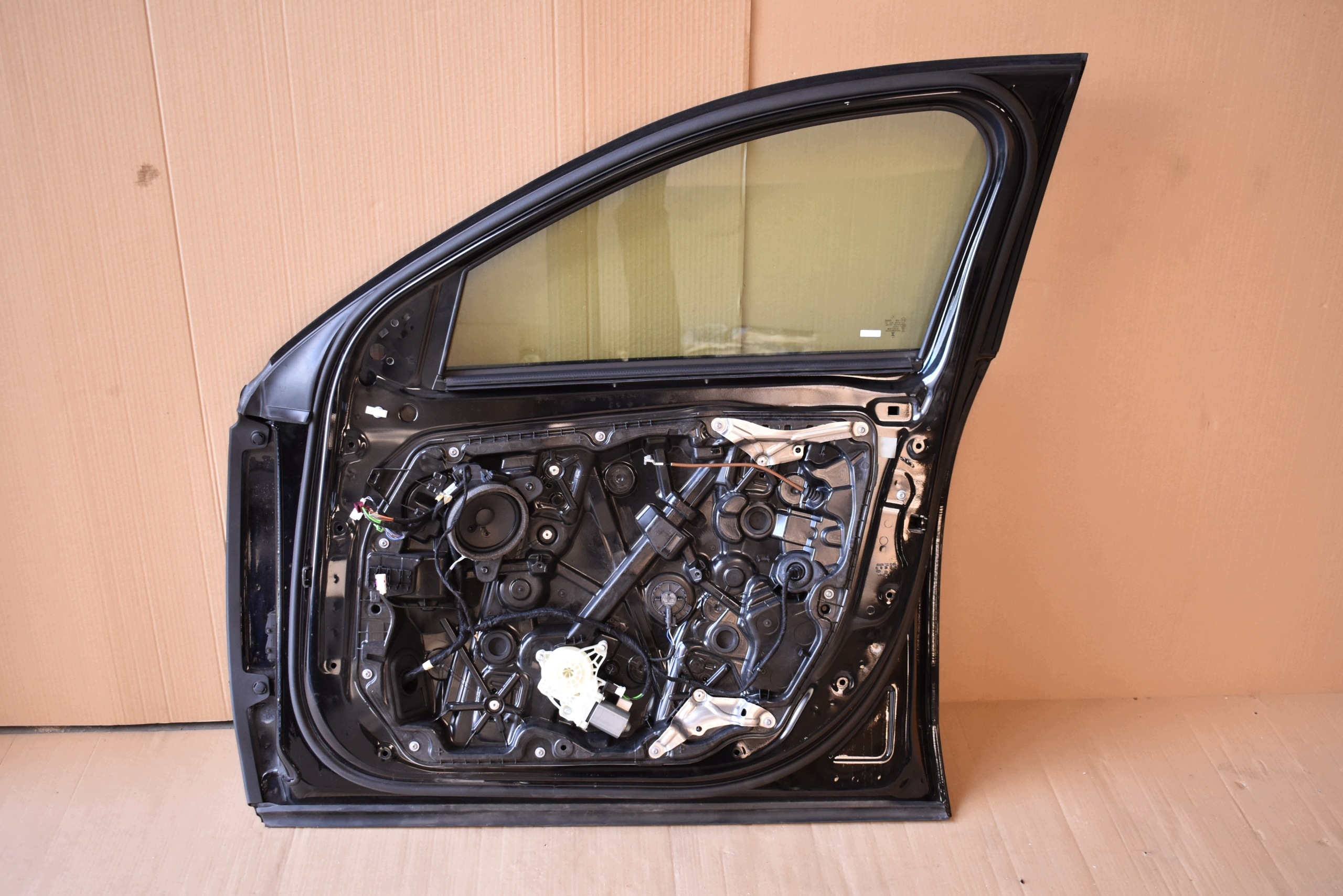 IDEALNE door front front right colour 197 MERCEDES W214 1