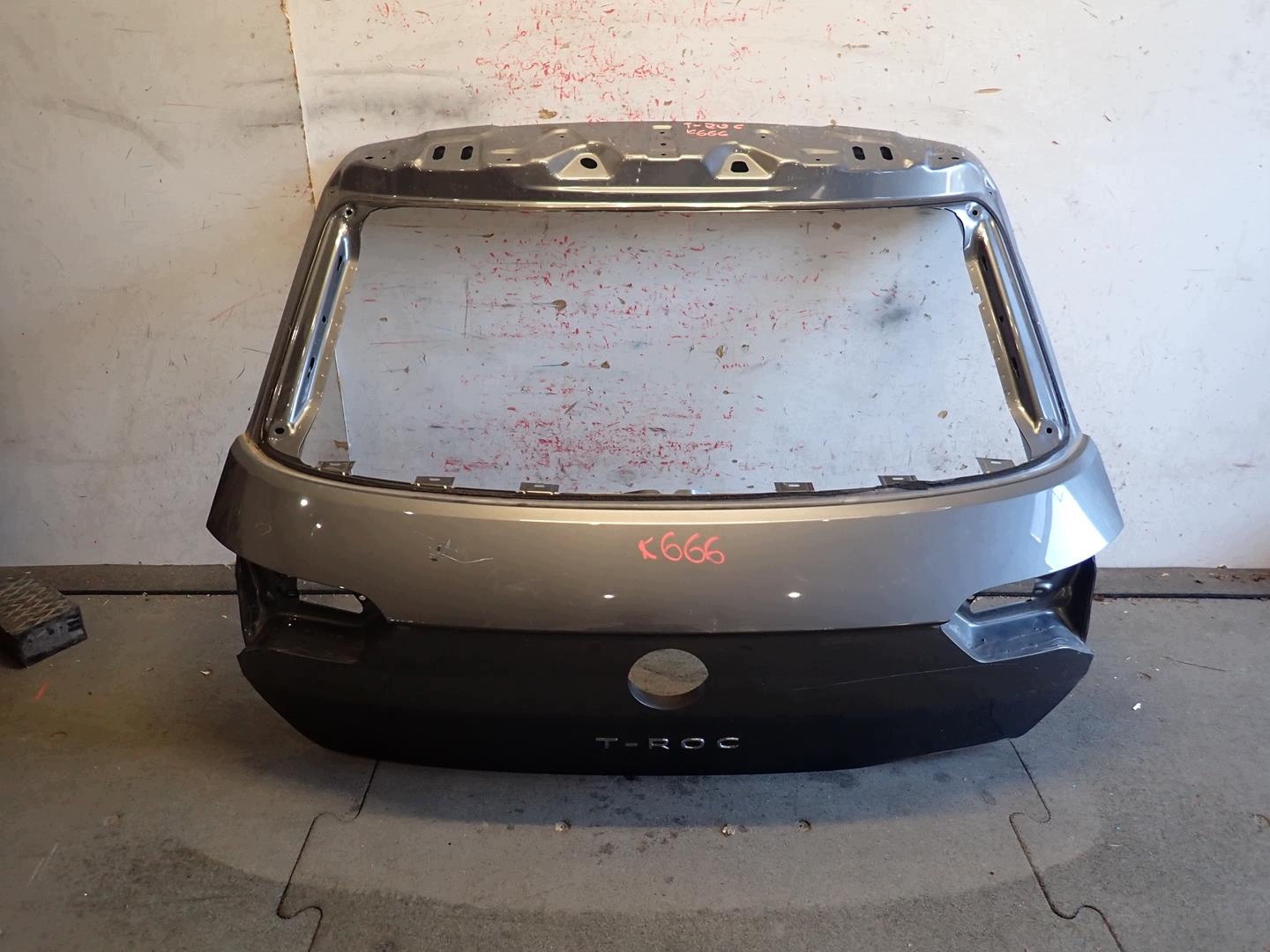 trunk door VW T-ROC 2017