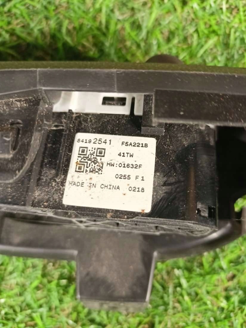 light switch Chevrolet TrailBlazer 3 2021 84292541