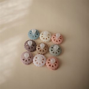 FRIGG Smoczek 0-6m Fairytale X H.C. Andersen Ole Z Kolor odcienie niebieskiego