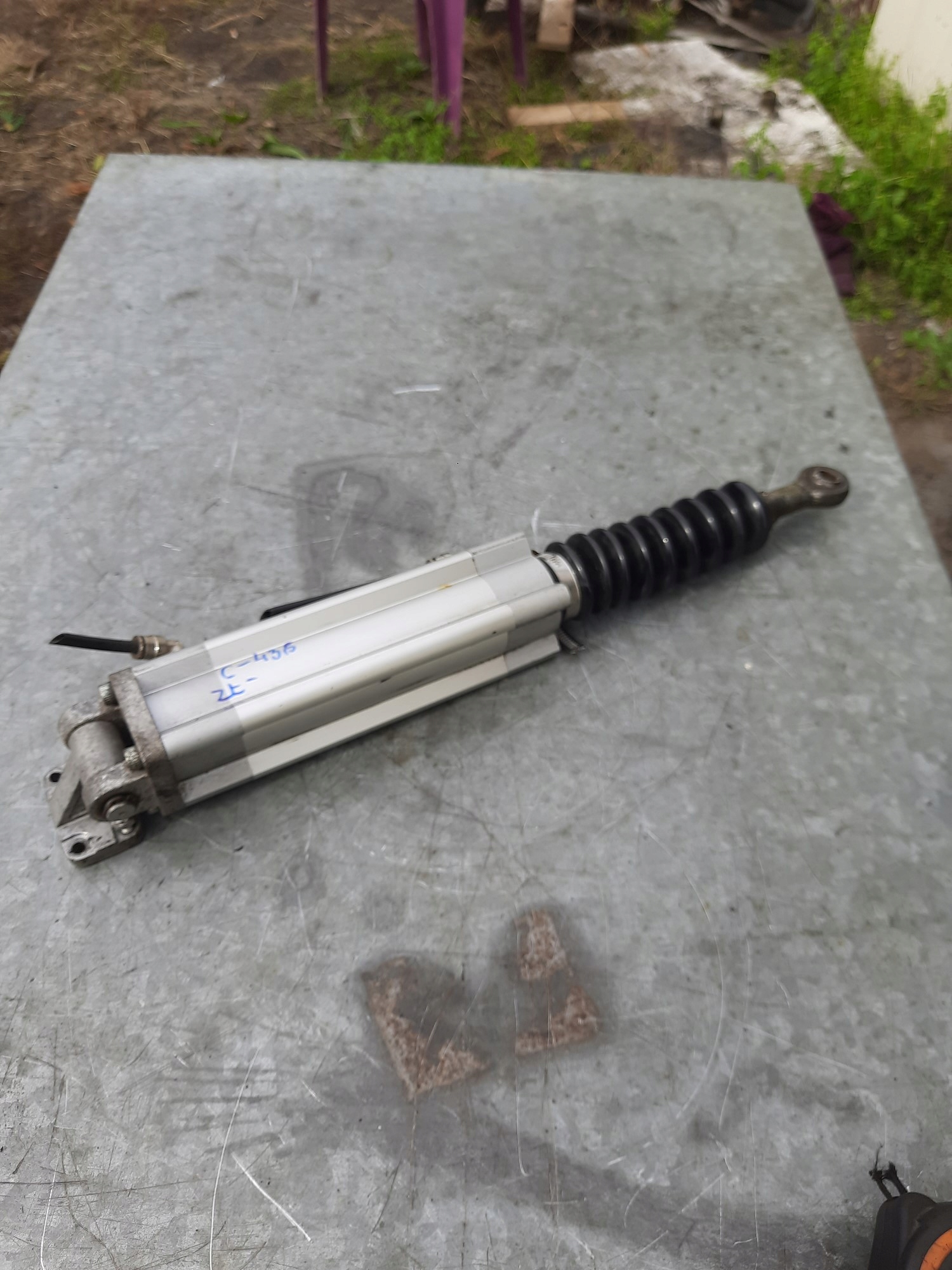 Пневматичний циліндр подвійної дії 43 см