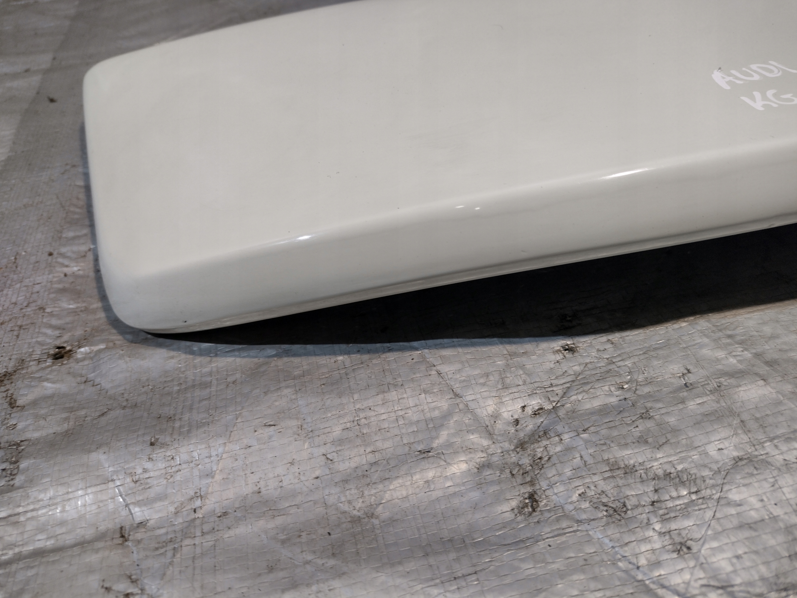 Lotka spoiler kufru Audi 80 B3 sedan