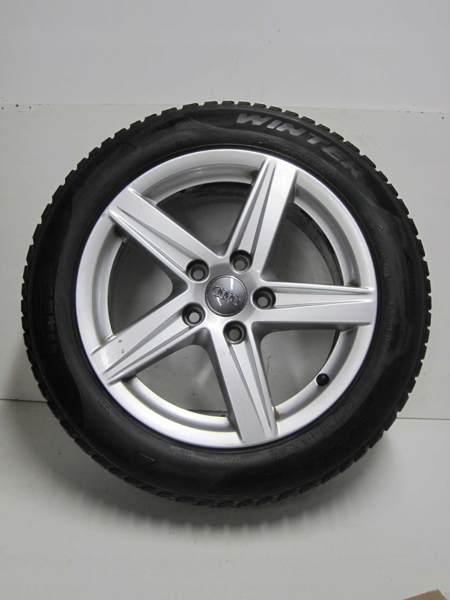 wheels discs tyres AUDI A3 8V0 R16 M+S 3MM