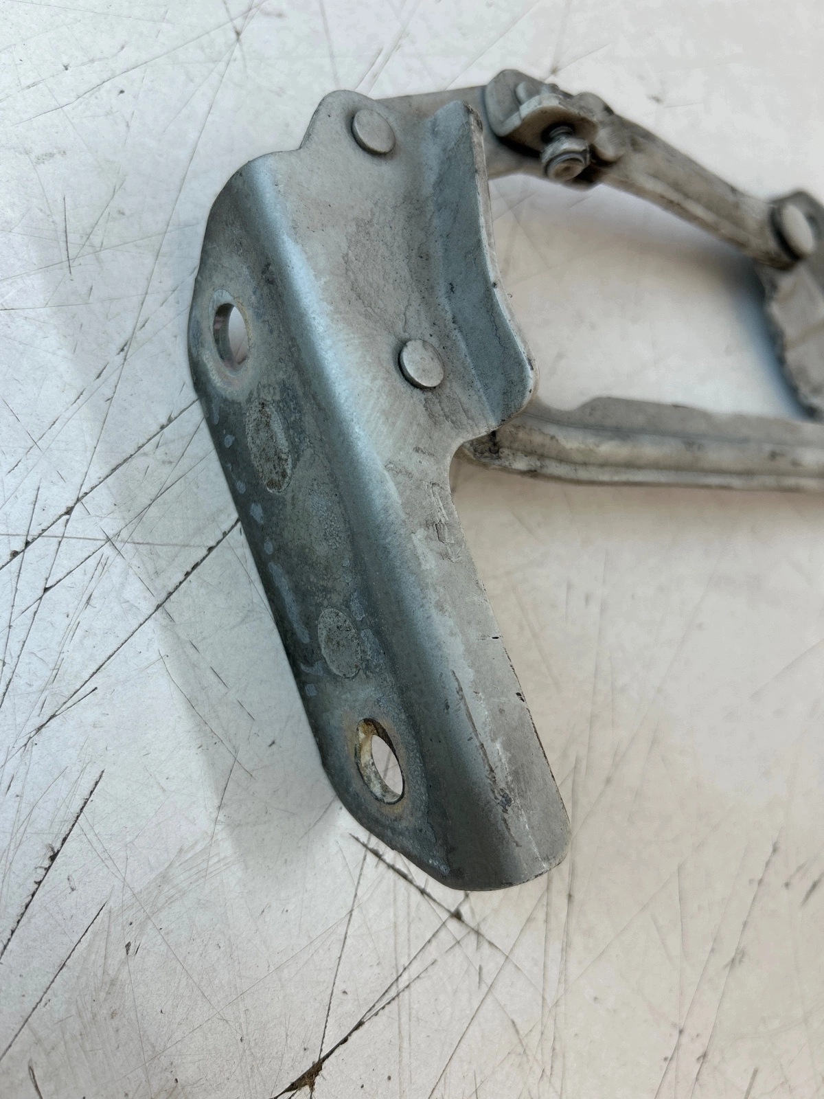 hinge bonnets front front left Volkswagen Touran and Lift