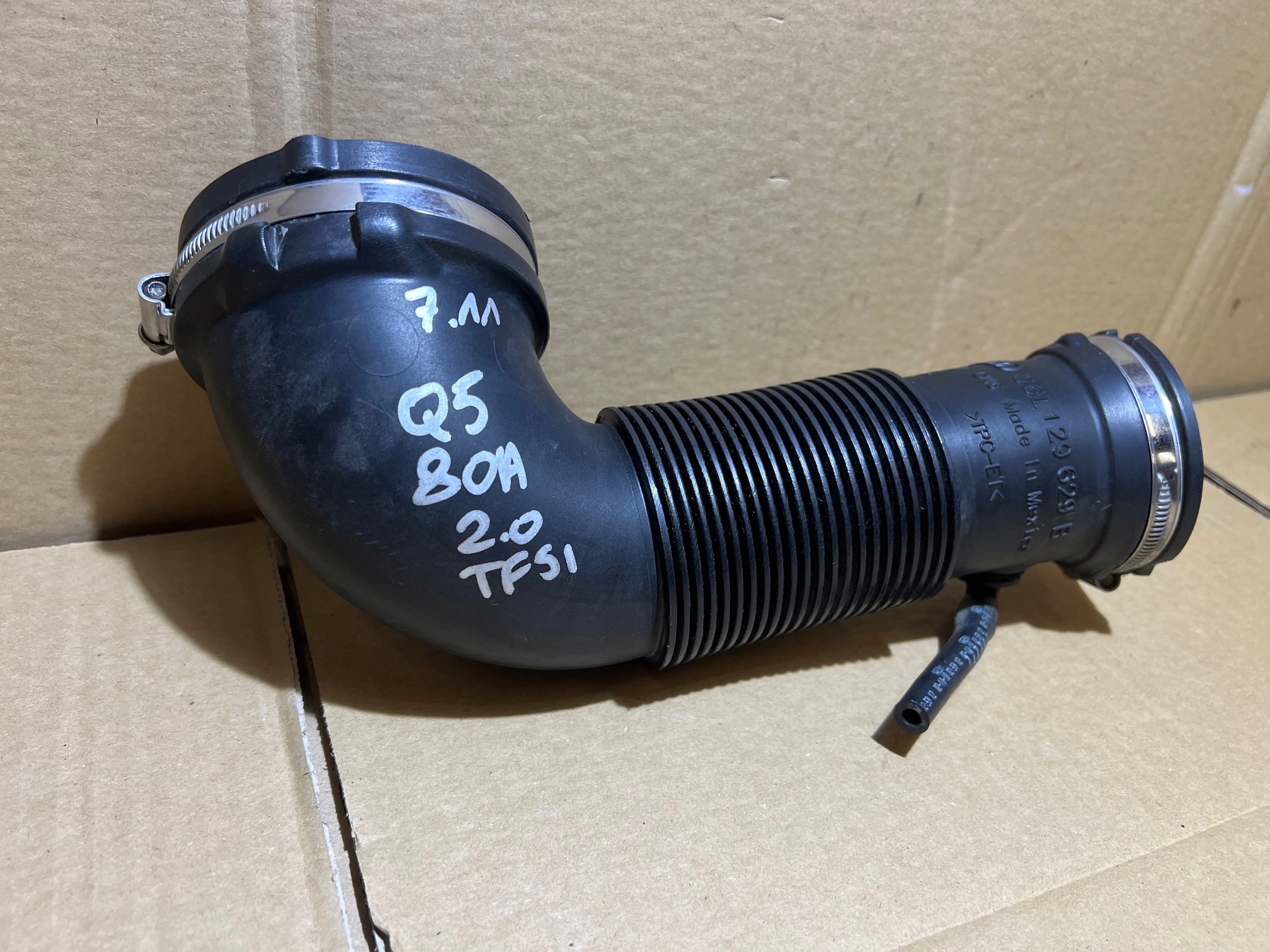AUDI Q5 80A 2.0 TFSI pipe air hose 06L129629B
