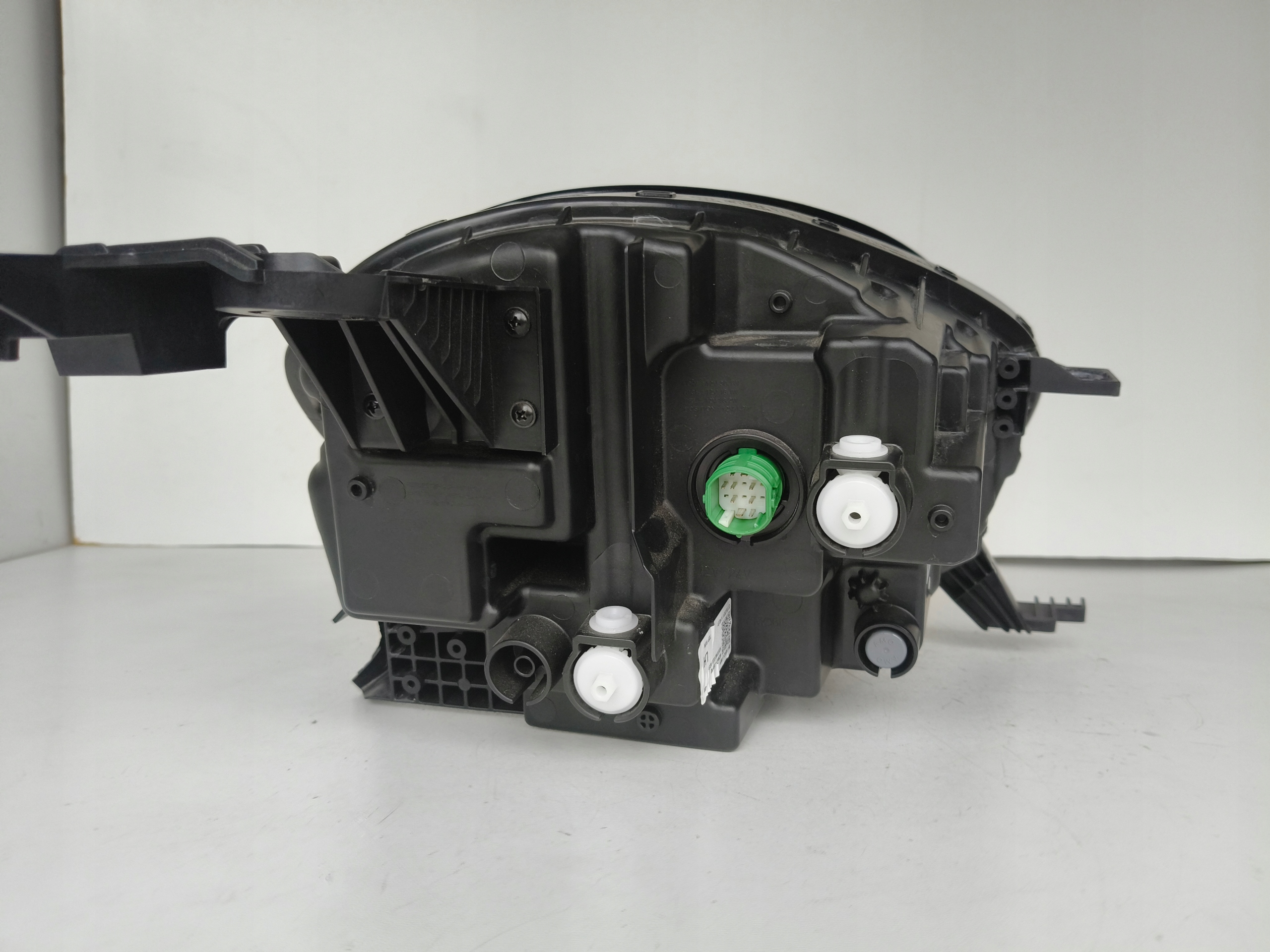 light left REFLEKTOR FIAT 600 23- FULL LED