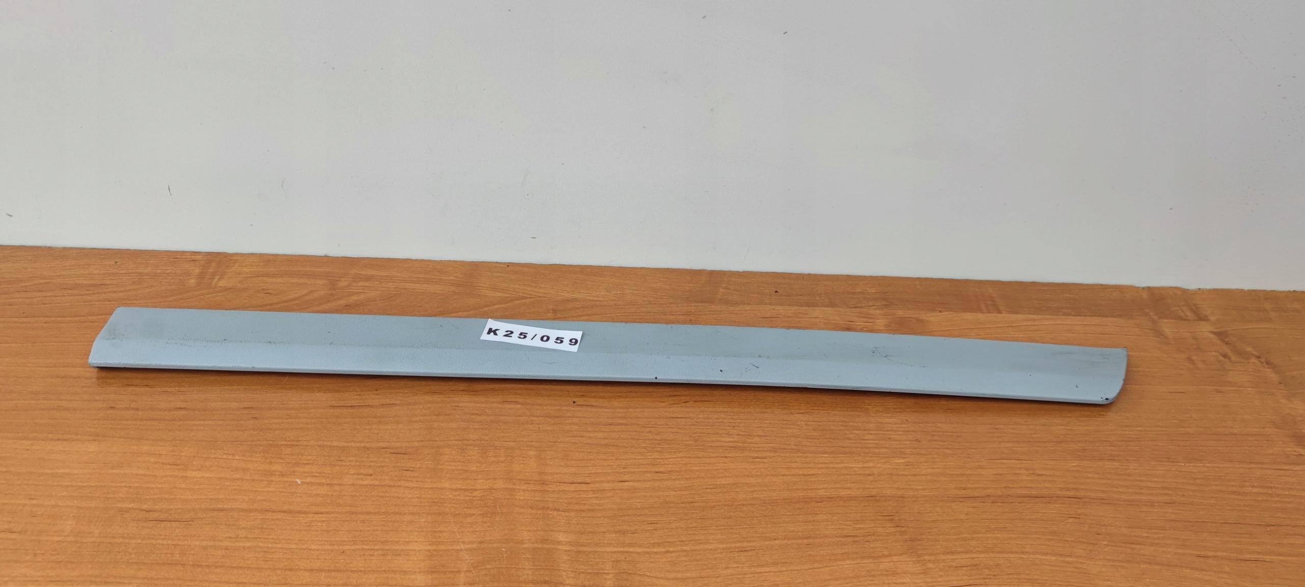 VW PASSAT B6 3C left moulding door rear part LISTEWKA