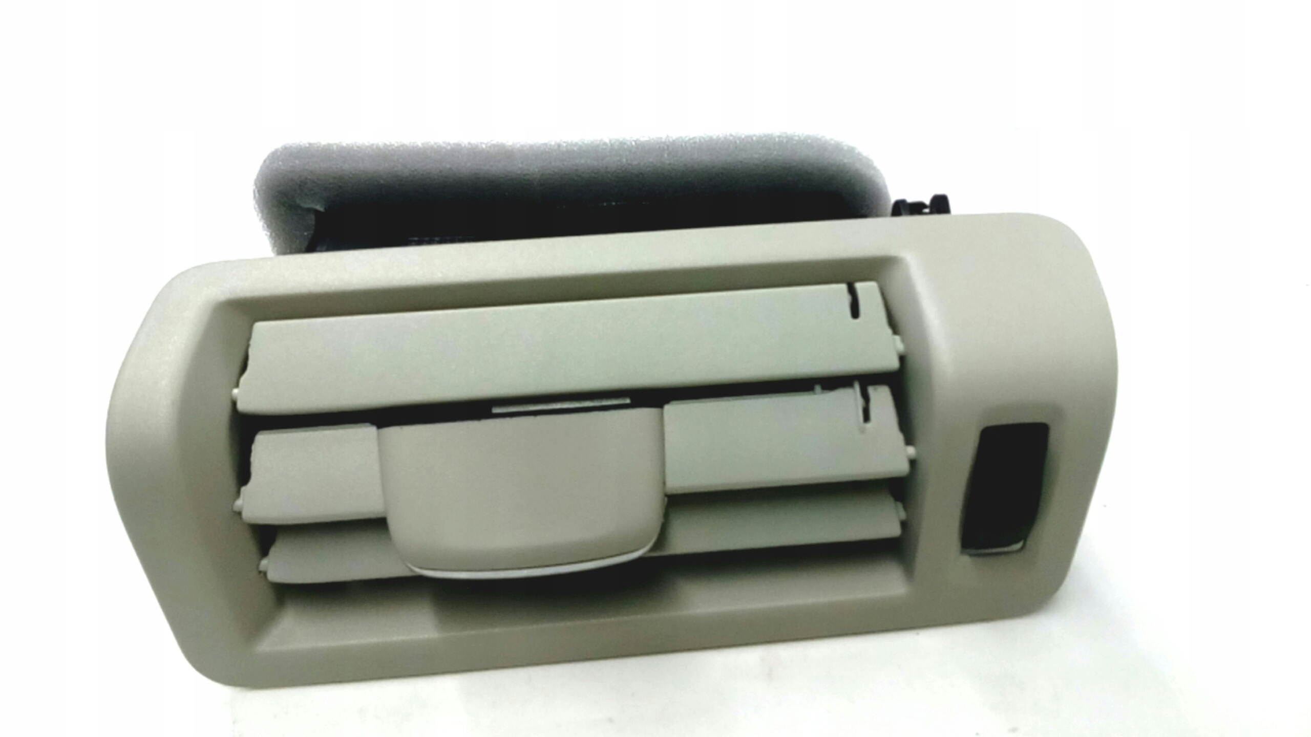 31497125 - VOLVO S90 V90 правая вентиляционная решетка