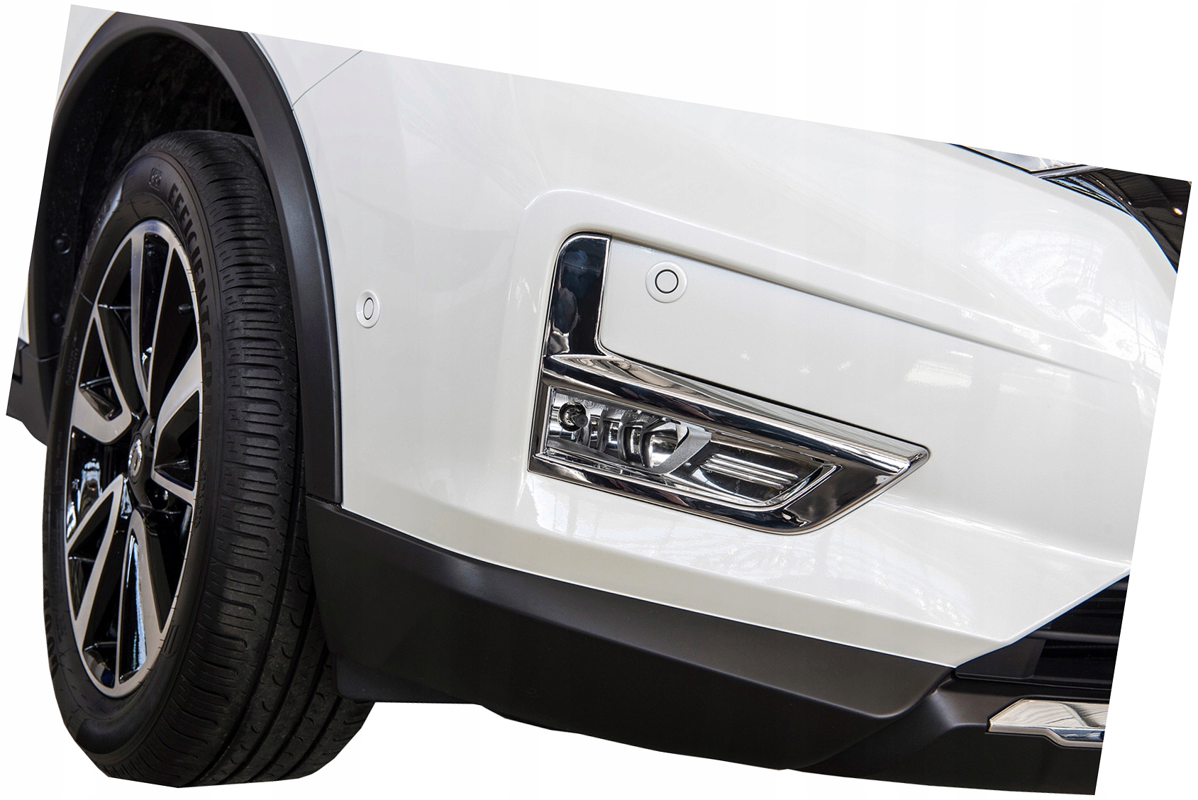 NISSAN X-TRAIL 17 + LIFT ПЕРЕДНИЕ ГАЛОГЕННЫЕ НАКЛАДКИ