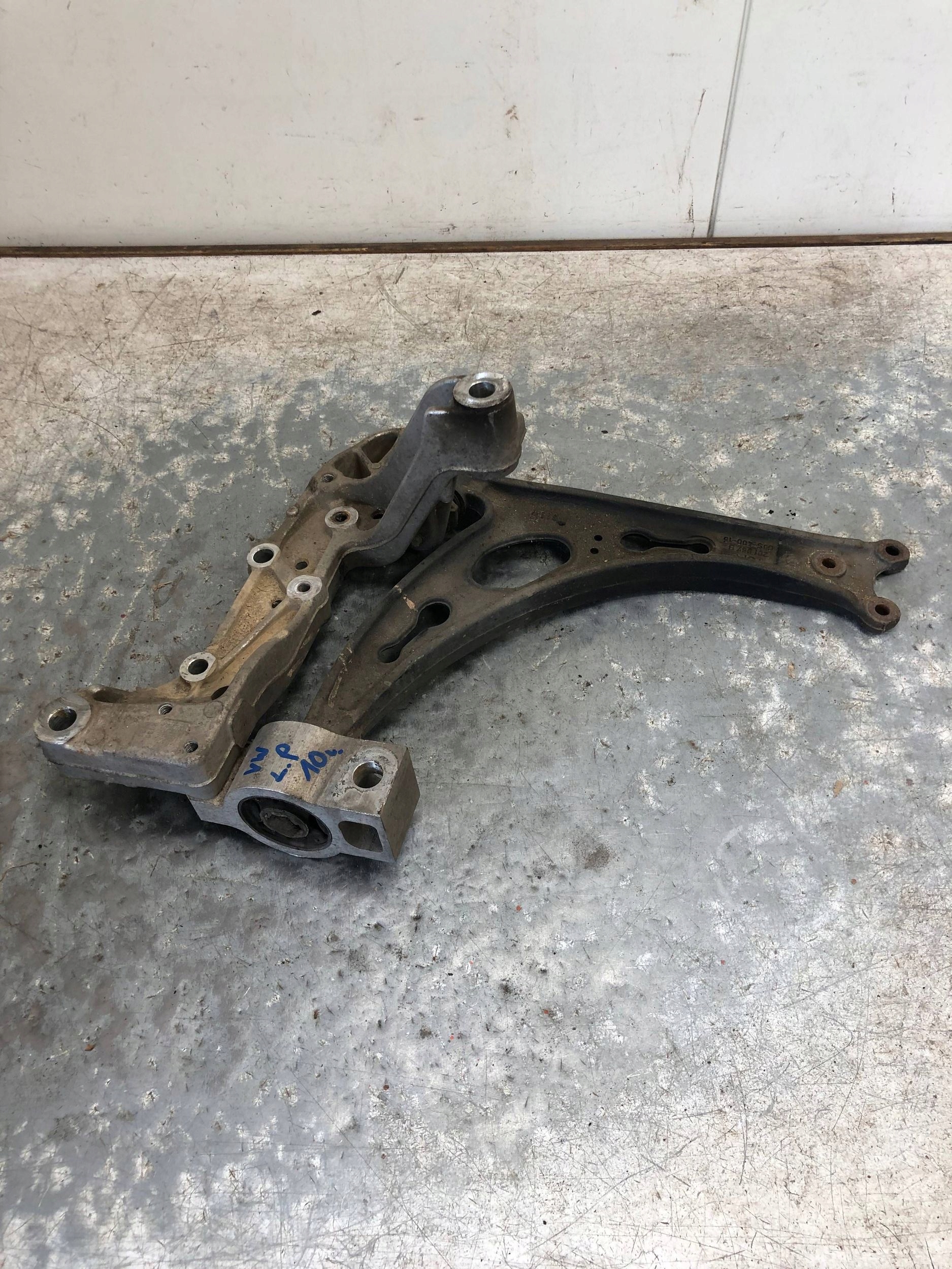 arm left front VW SKODA AUDI 1K0407153G 1K0199296F