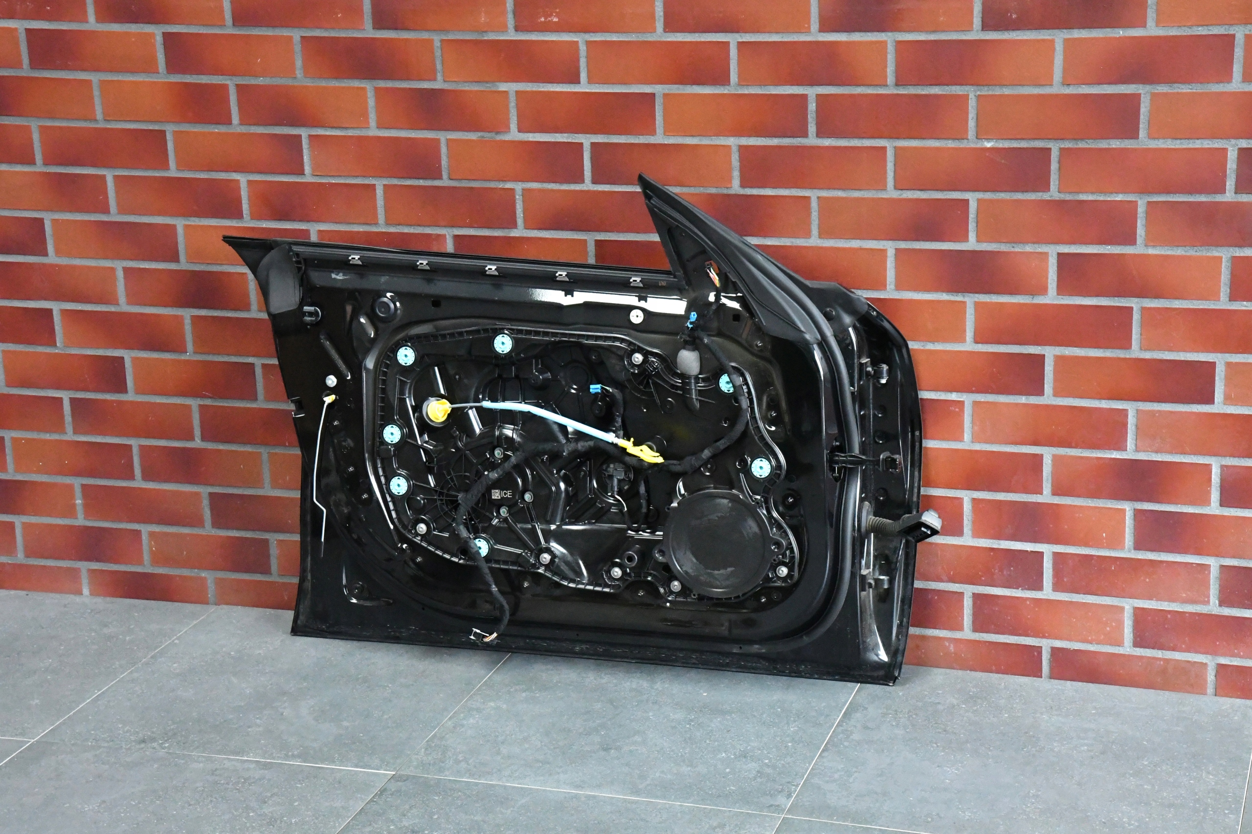 door left front front BMW 4 G26 i4 G26 colour 475