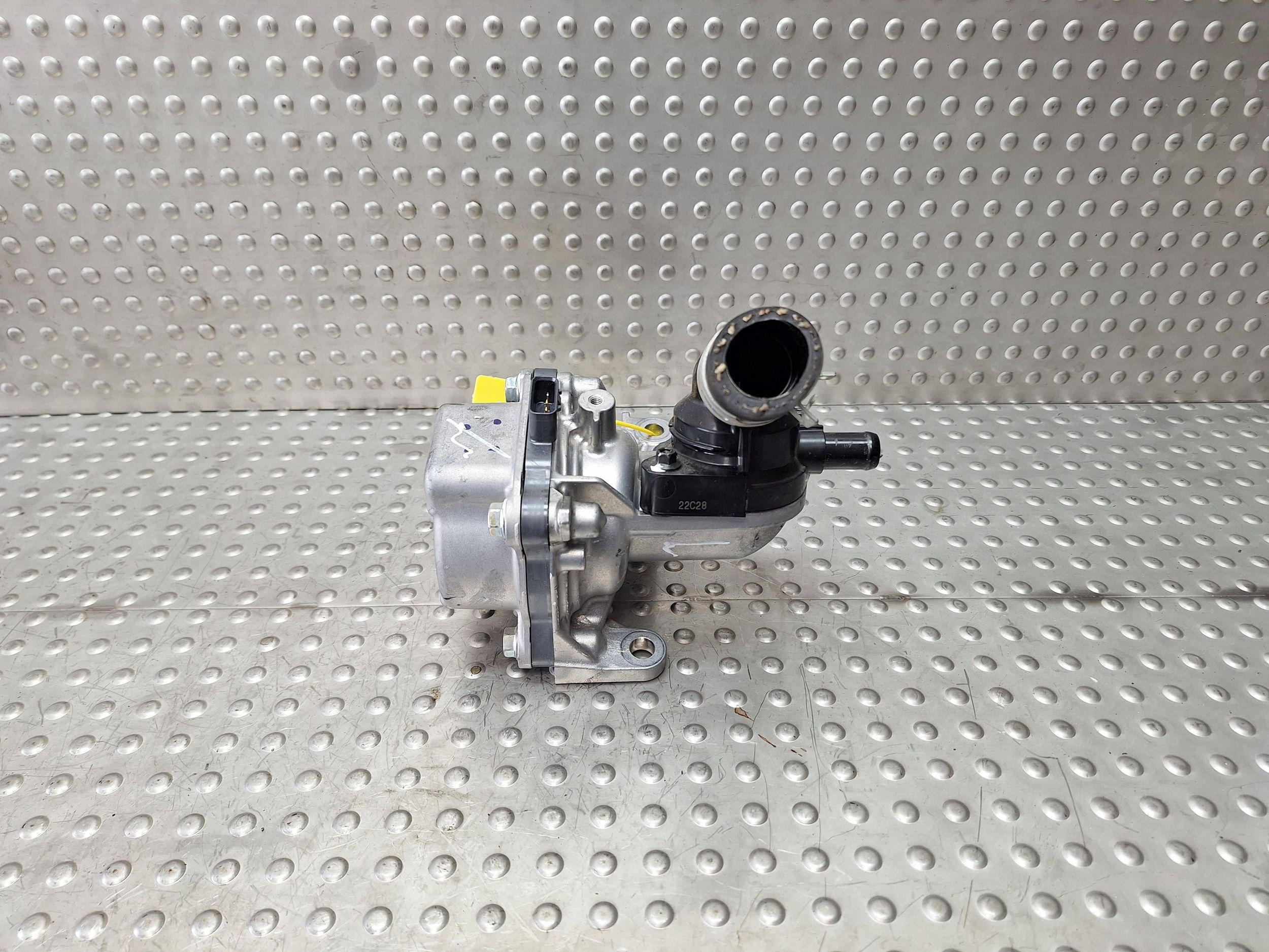 water pump TOYOTA YARIS IV 20- 1.5 HYBRYDA