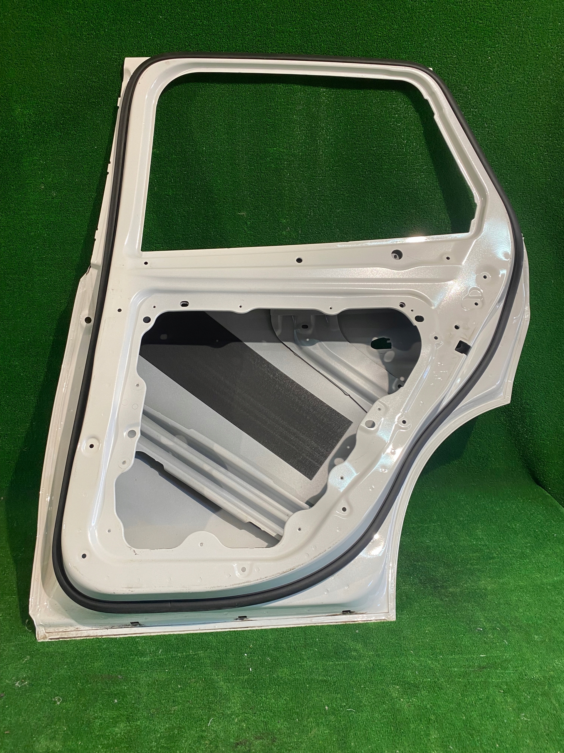 door rear. right MERCEDES GLC W254