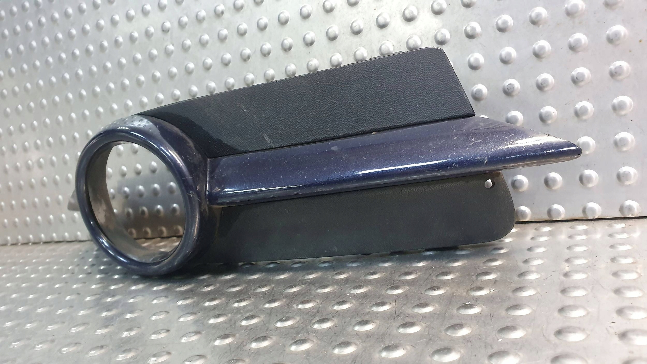 grid of a bumper right VW EOS 05- 1Q0853666B