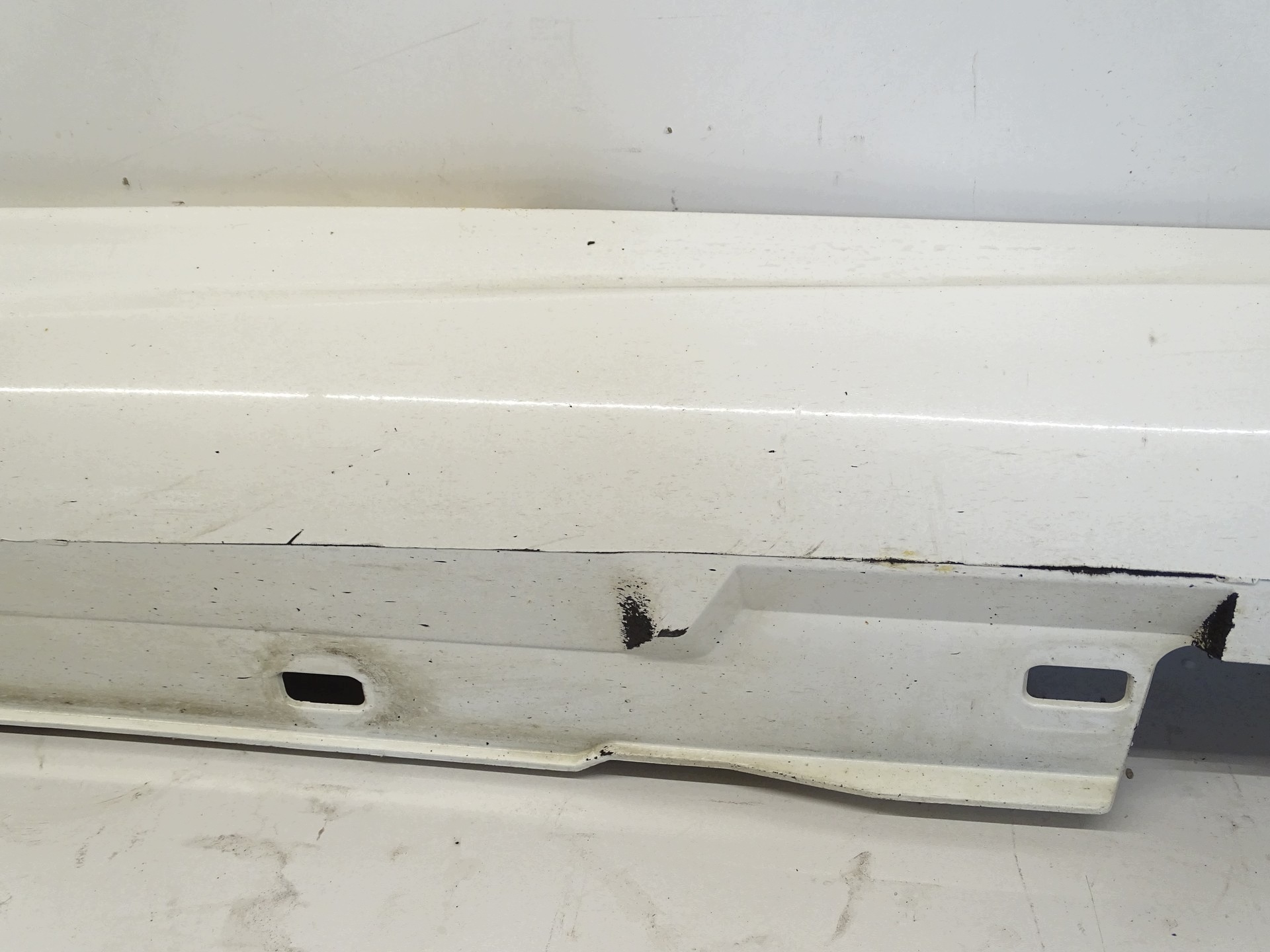 moulding threshold cap left MERCEDES C W204 COUPE AMG A2046902540