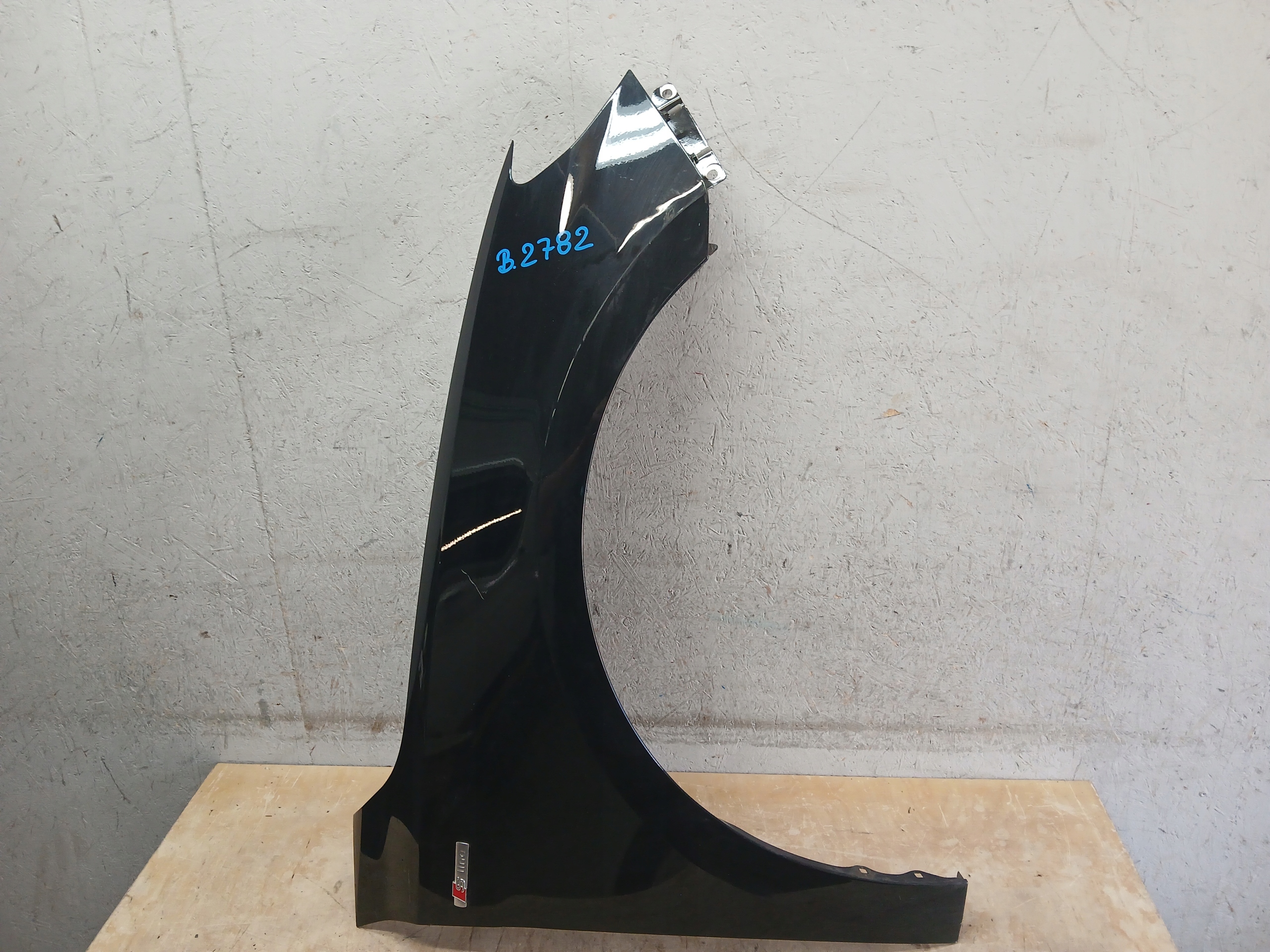 fender front right AUDI A1 82A