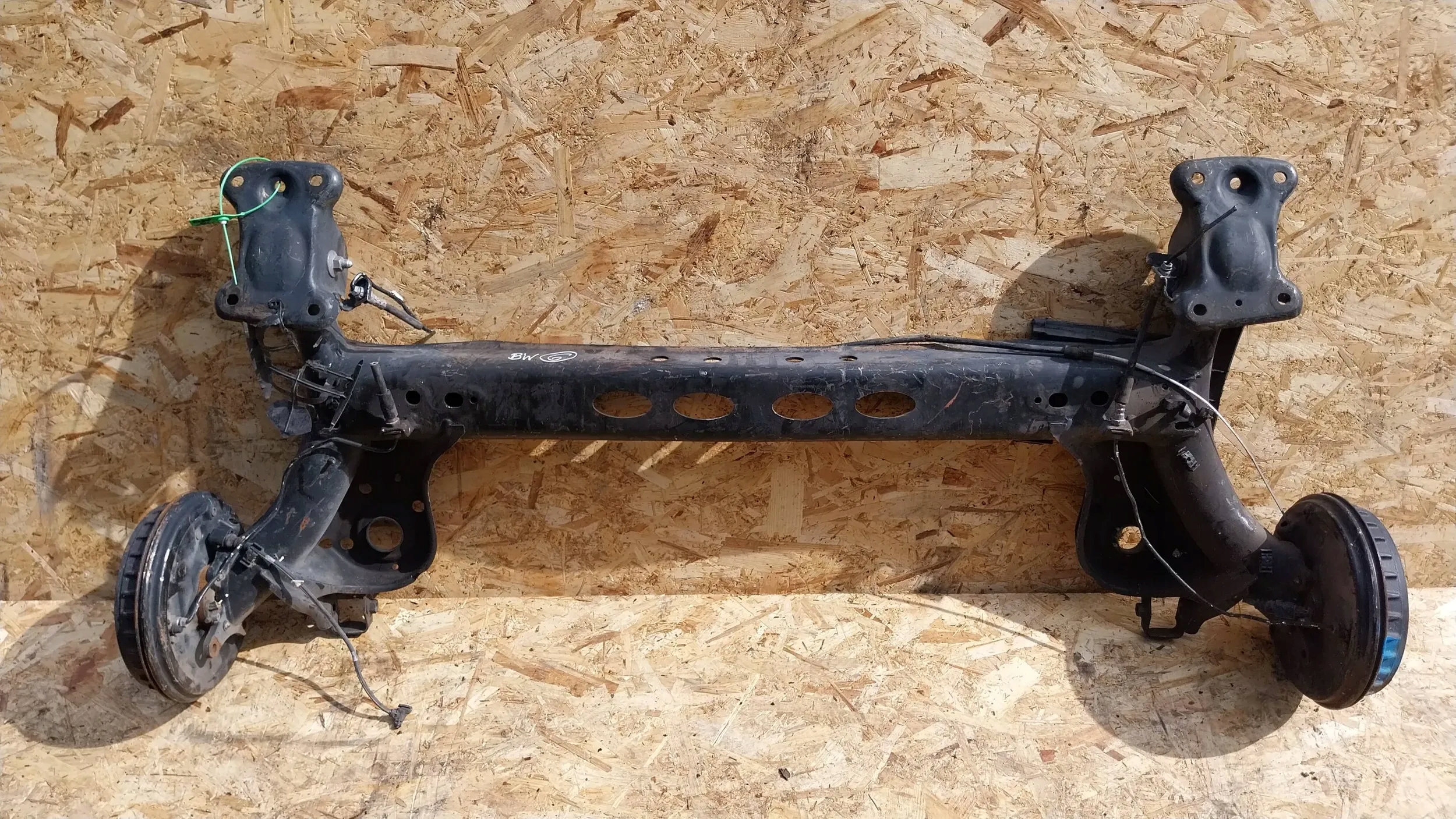 OŚ BELKA ZAWIESZENIE TYŁ 2Q0501053BP VW T-CROSS POLO 2G ARONA SCALA KAMIQ