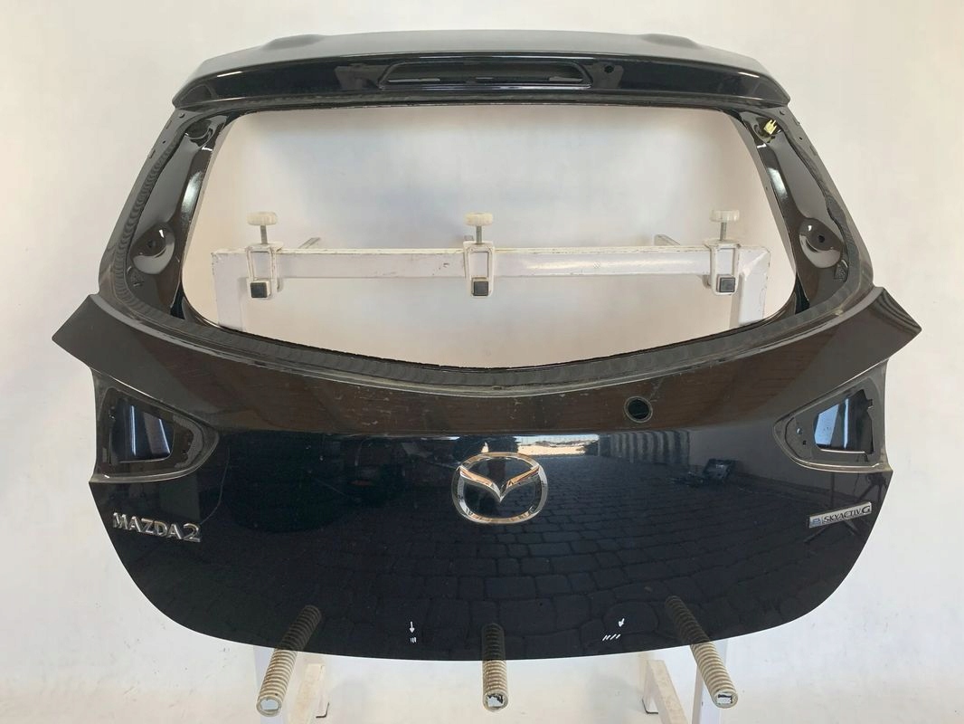 Mazda 2 II 14r boot door rear 2014
