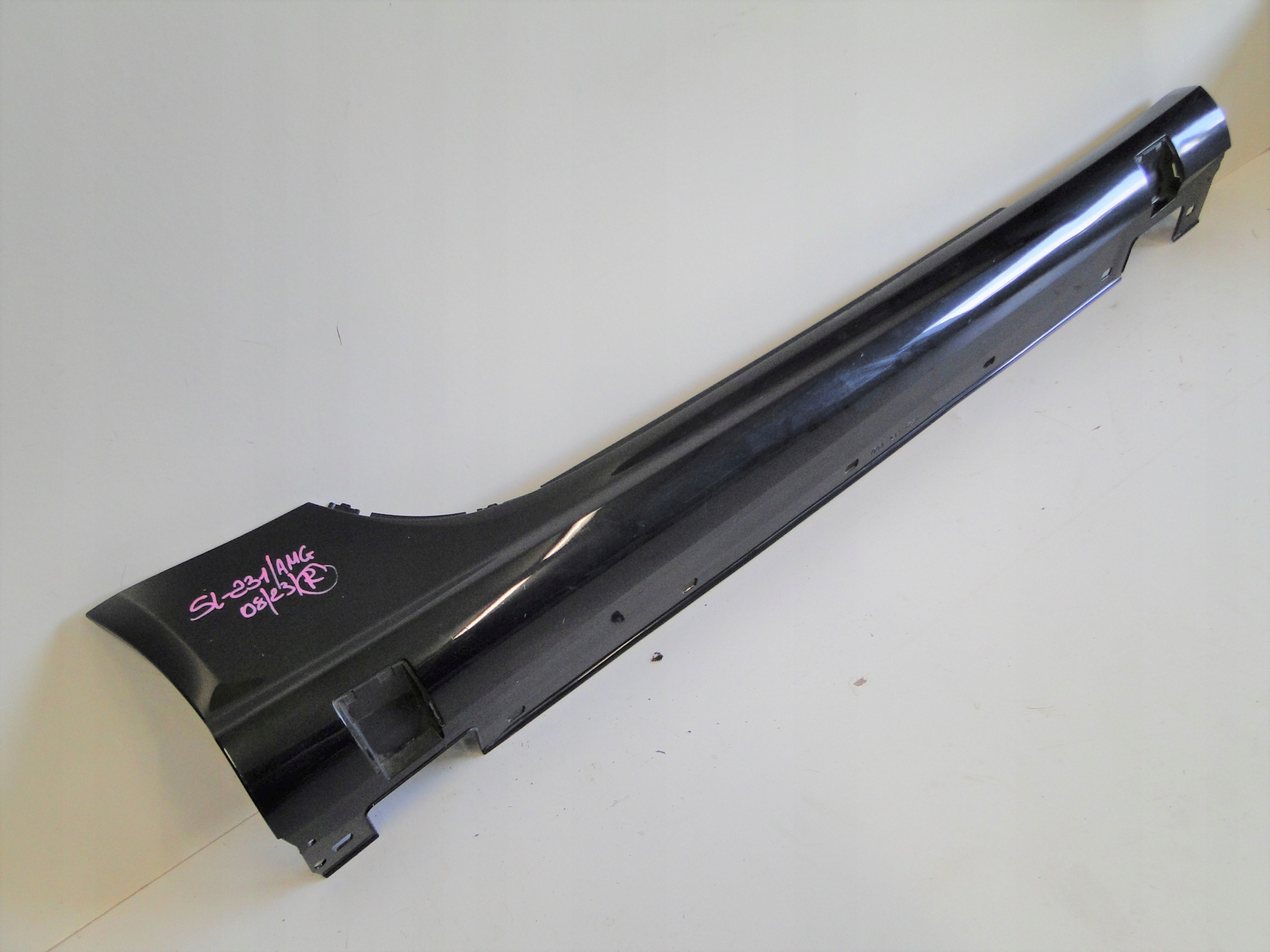 MERCEDES SL 231 R231 LISTWA PROGOWA PRAWA AMG Numer katalogowy części A2316900440