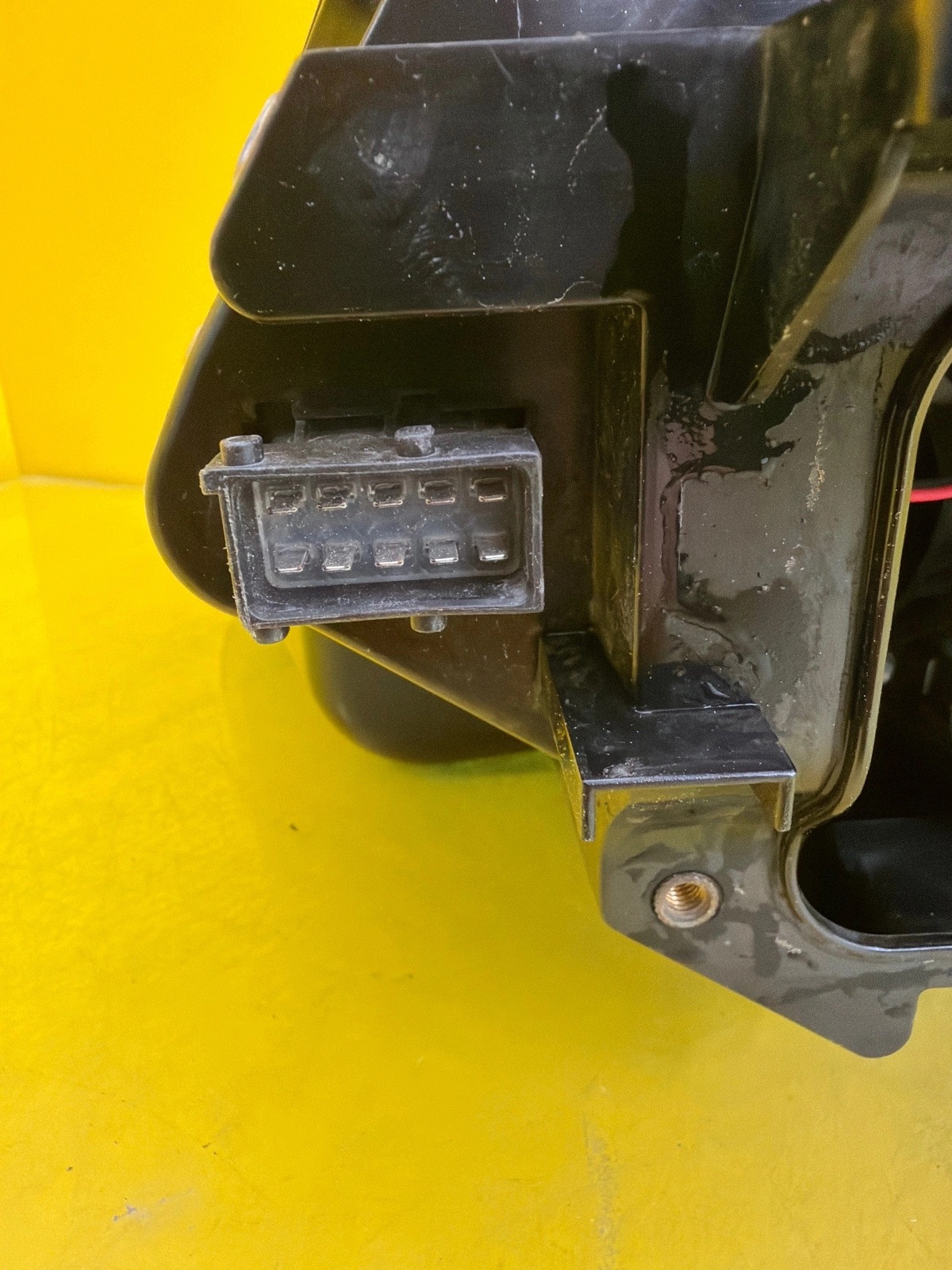 light right front Aston Martin Vantage Xenon 6G3313W029EE