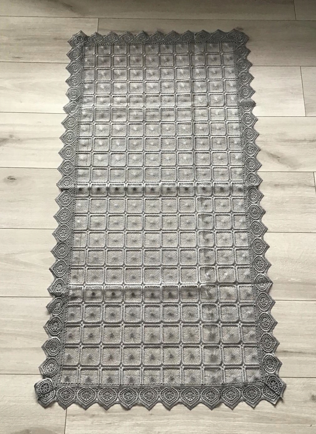 

Serwety Z Gipiury Całe Koronkowe Szare 85x85cm