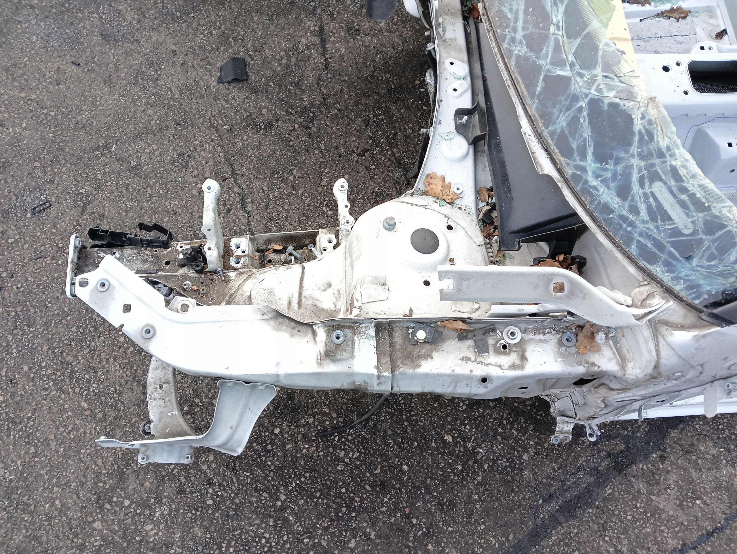 quarter left pillar A AUDI Q3 II F3 83A LAK: LS9R (2018-)