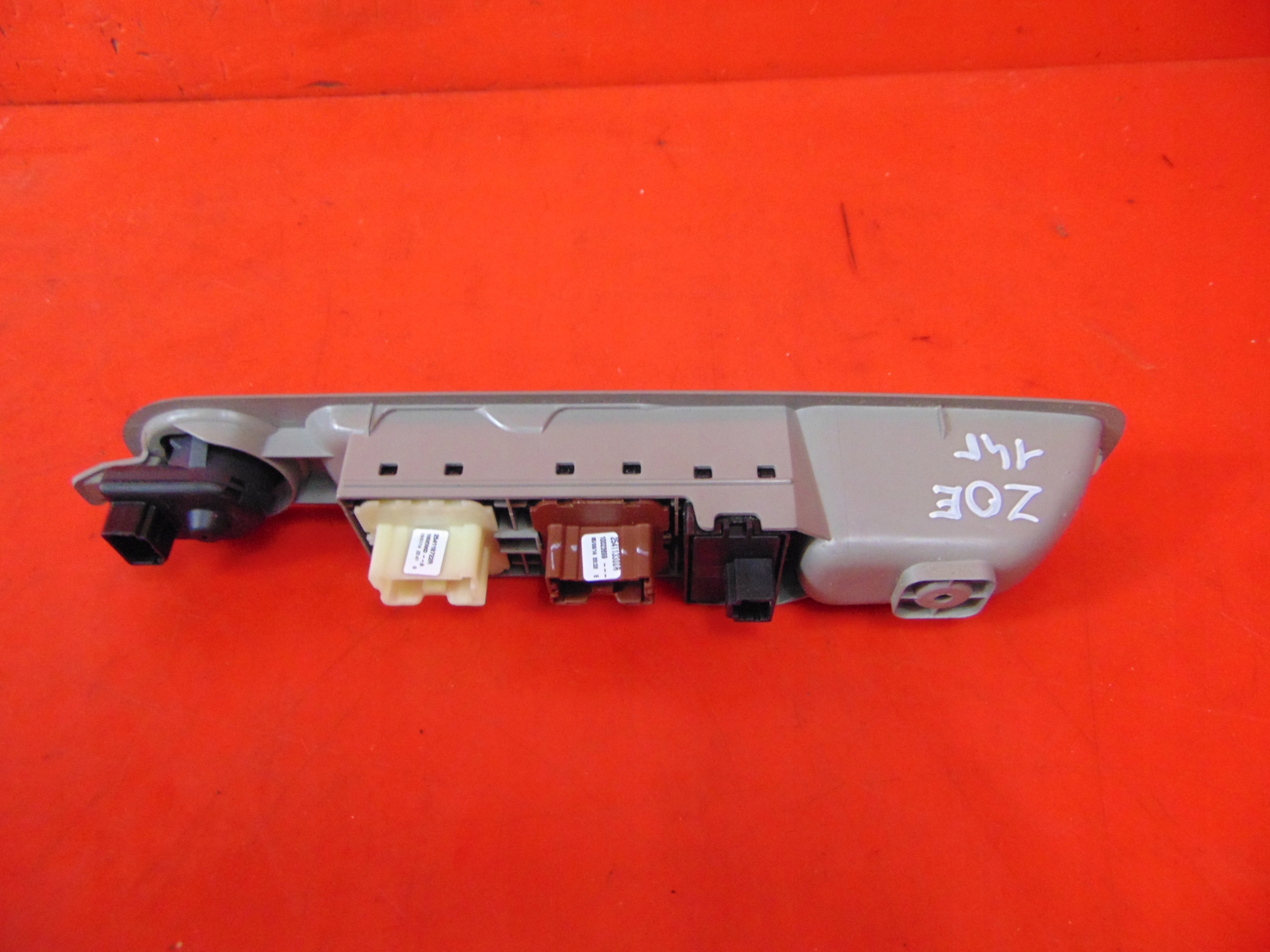 RENAULT ZOE 12- PANEL window control switch left front