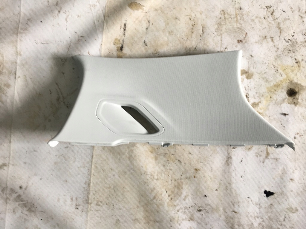 OSŁONA TAPICERKA SŁUPKA PRAWY TYŁ PEUGEOT 308 T9