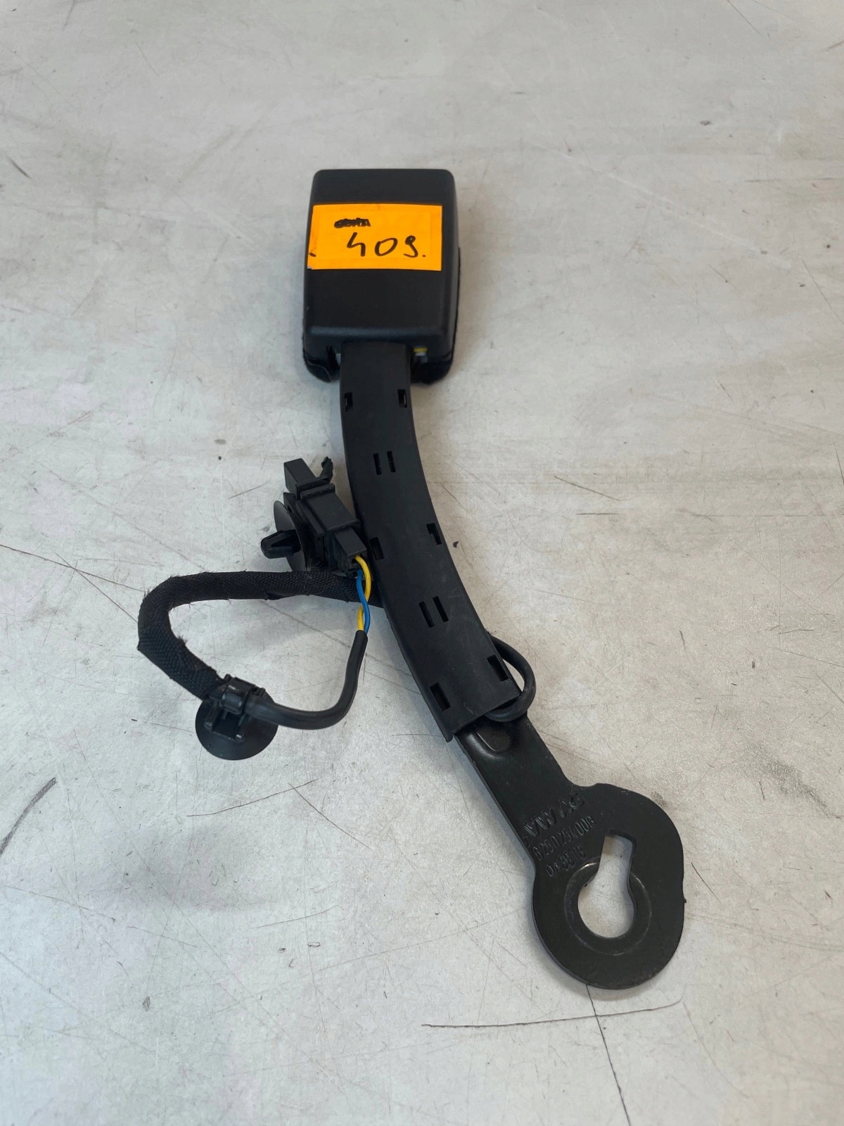 Zapinka pasow front front right Skoda Octavia III Golf VII
